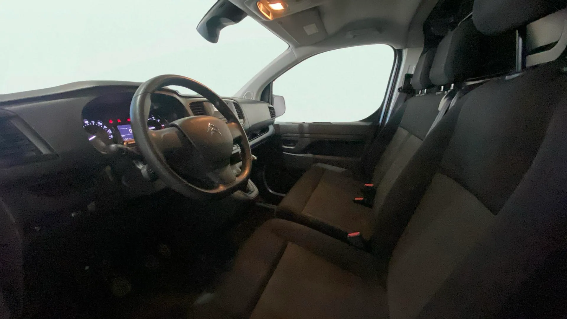 Citroën Jumpy BlueHDi Talla M 100 - foto 15