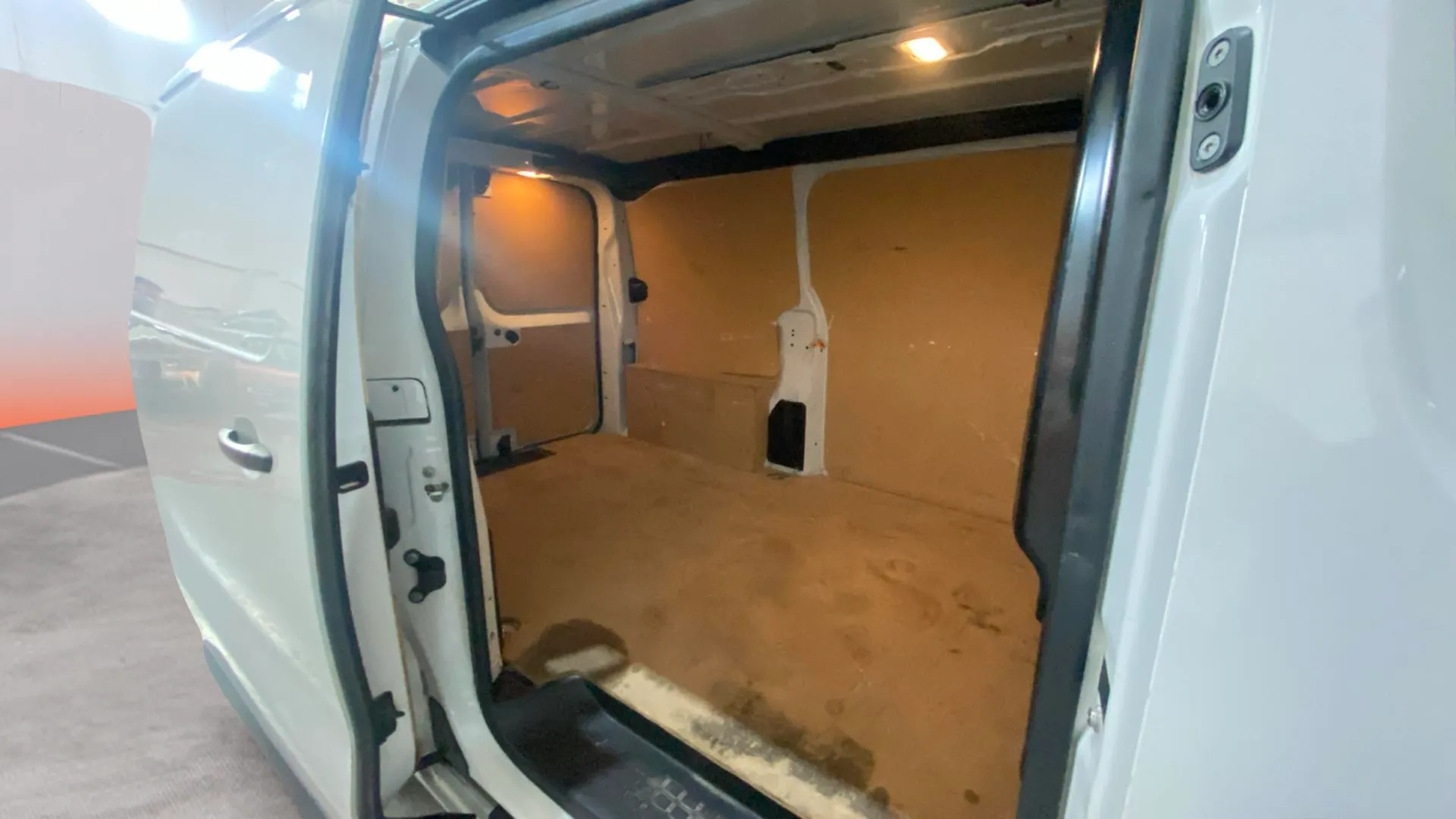 Citroën Jumpy BlueHDi Talla M 100 - foto 18