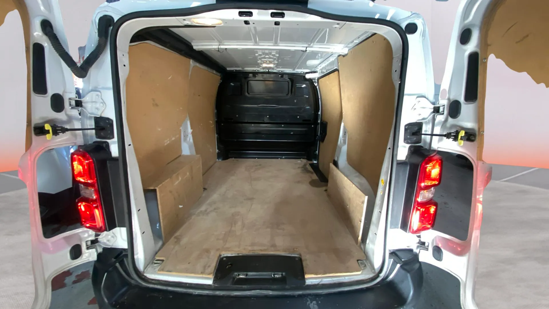 Citroën Jumpy BlueHDi Talla M 100 - foto 17