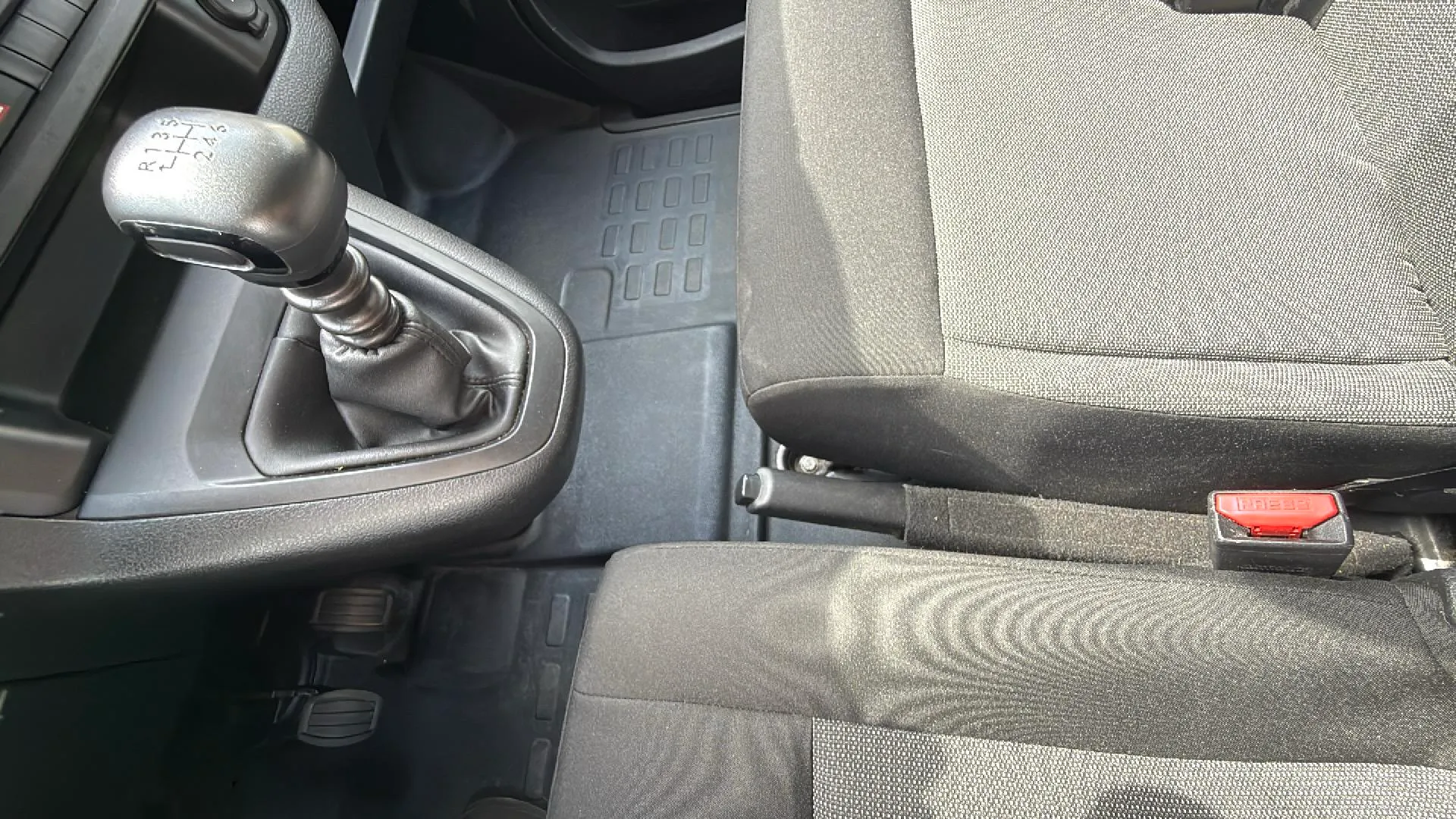 Fiat Scudo Furgón L2 MT5 - foto 14
