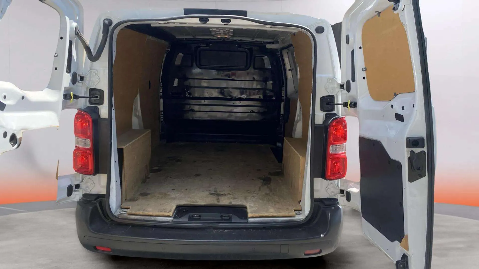 Fiat Scudo Furgón L2 MT5 - foto 24