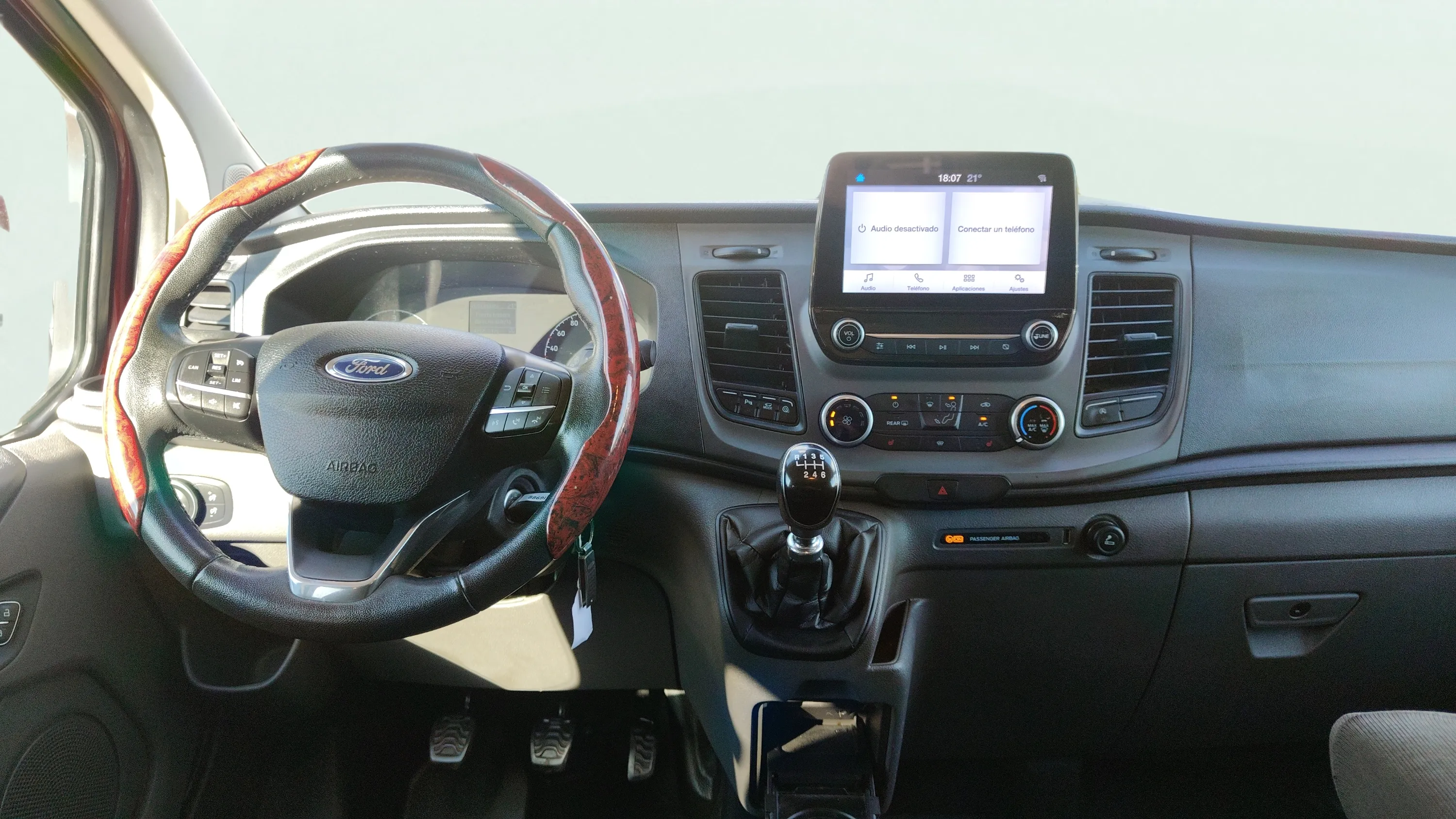 Ford Tourneo Custom 2.0 EcoBoost Hybr L1 Titanium - foto 9
