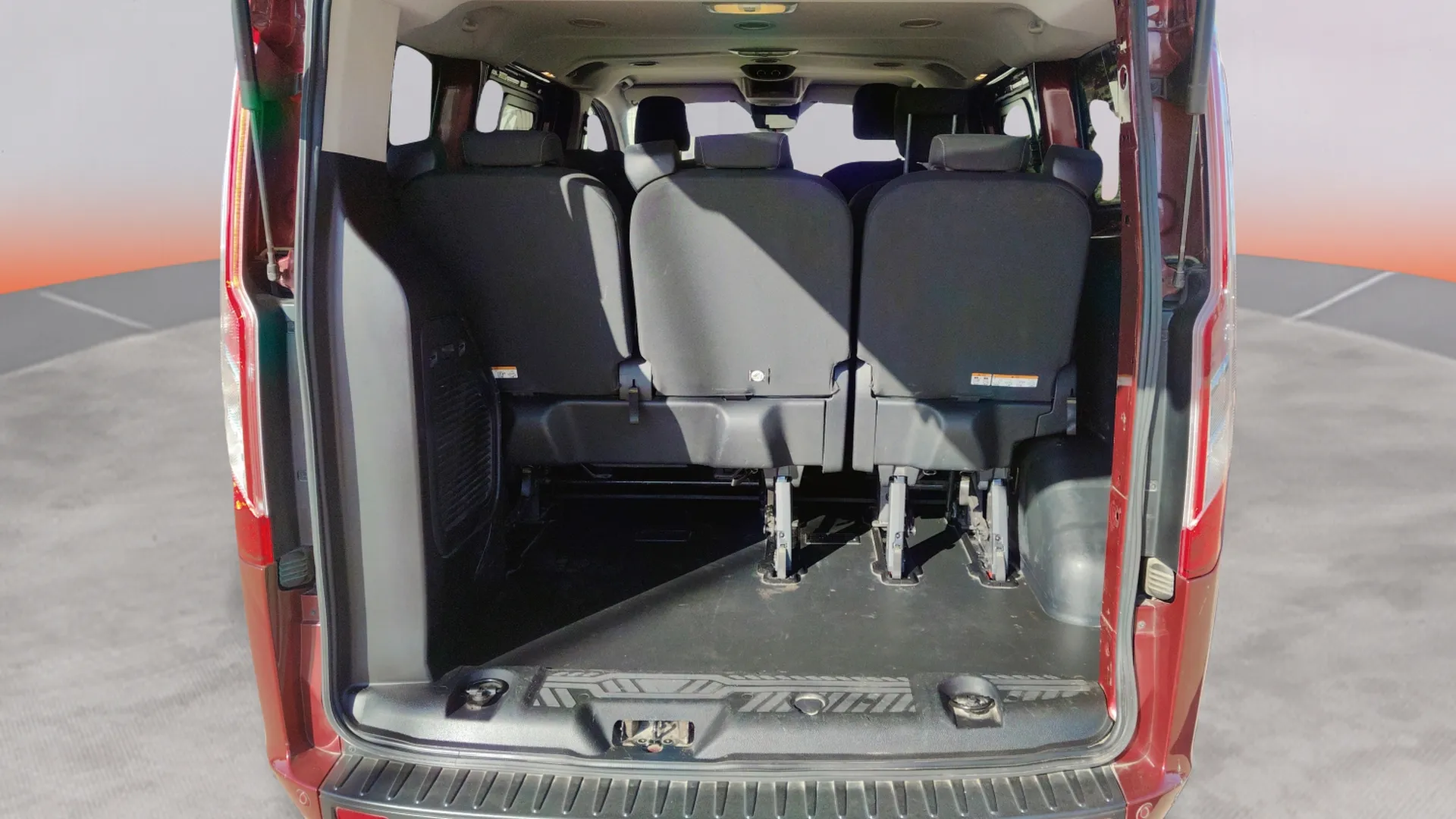 Ford Tourneo Custom 2.0 EcoBoost Hybr L1 Titanium - foto 17