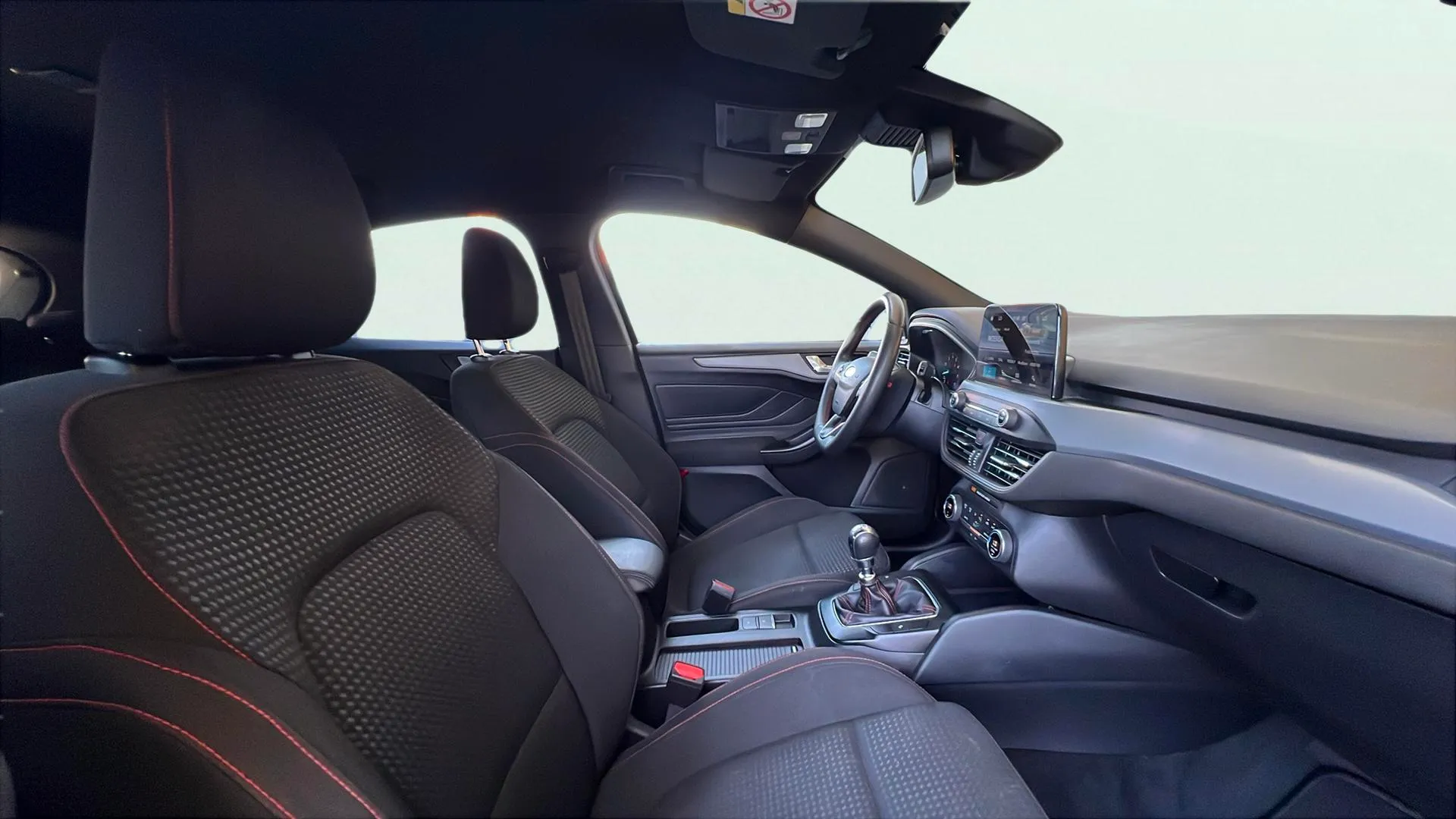 Ford Focus 1.0 EcoBoost MHEV ST-Line Design SIP - foto 15