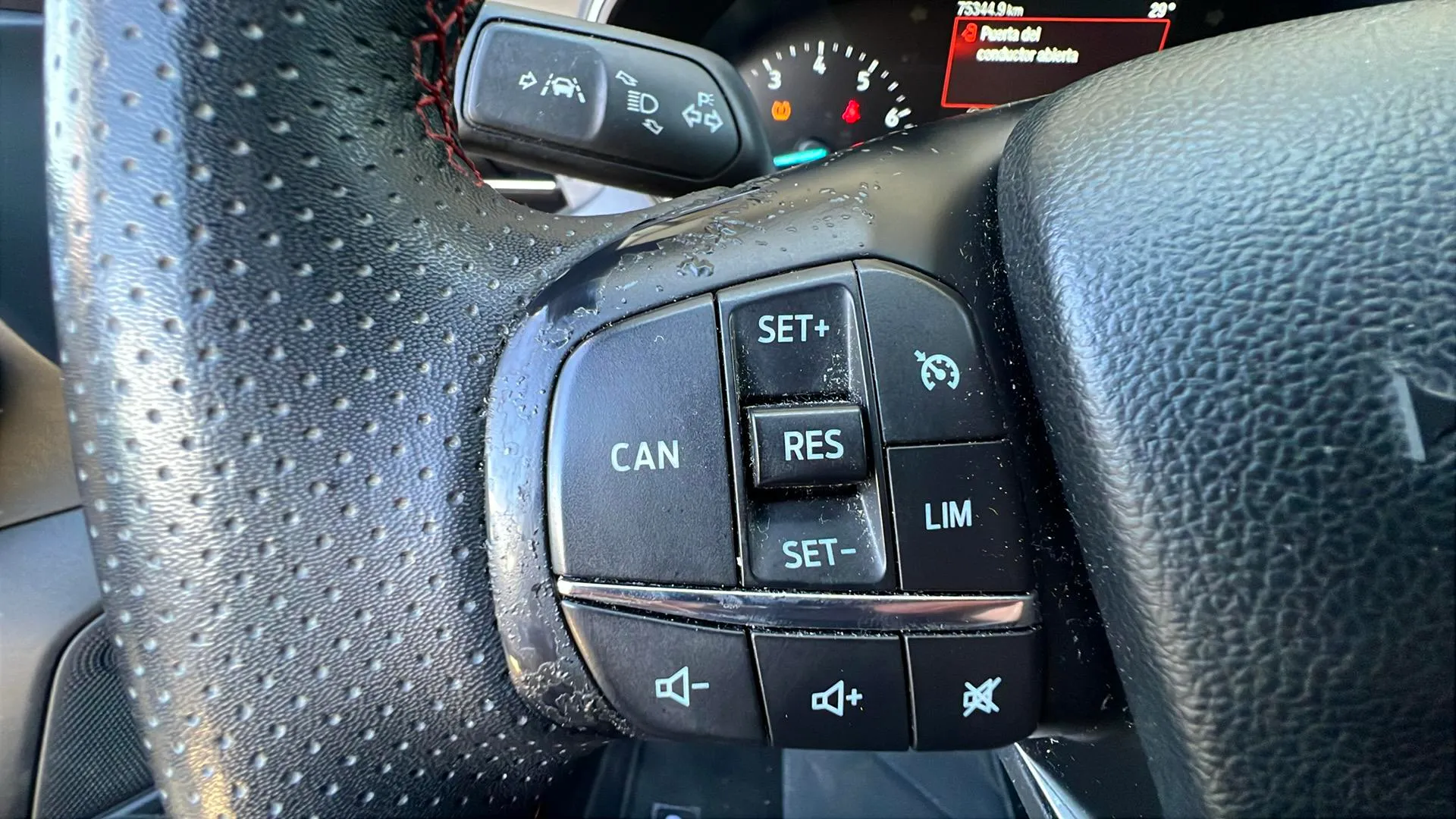 Ford Focus 1.0 EcoBoost MHEV ST-Line Design SIP - foto 17