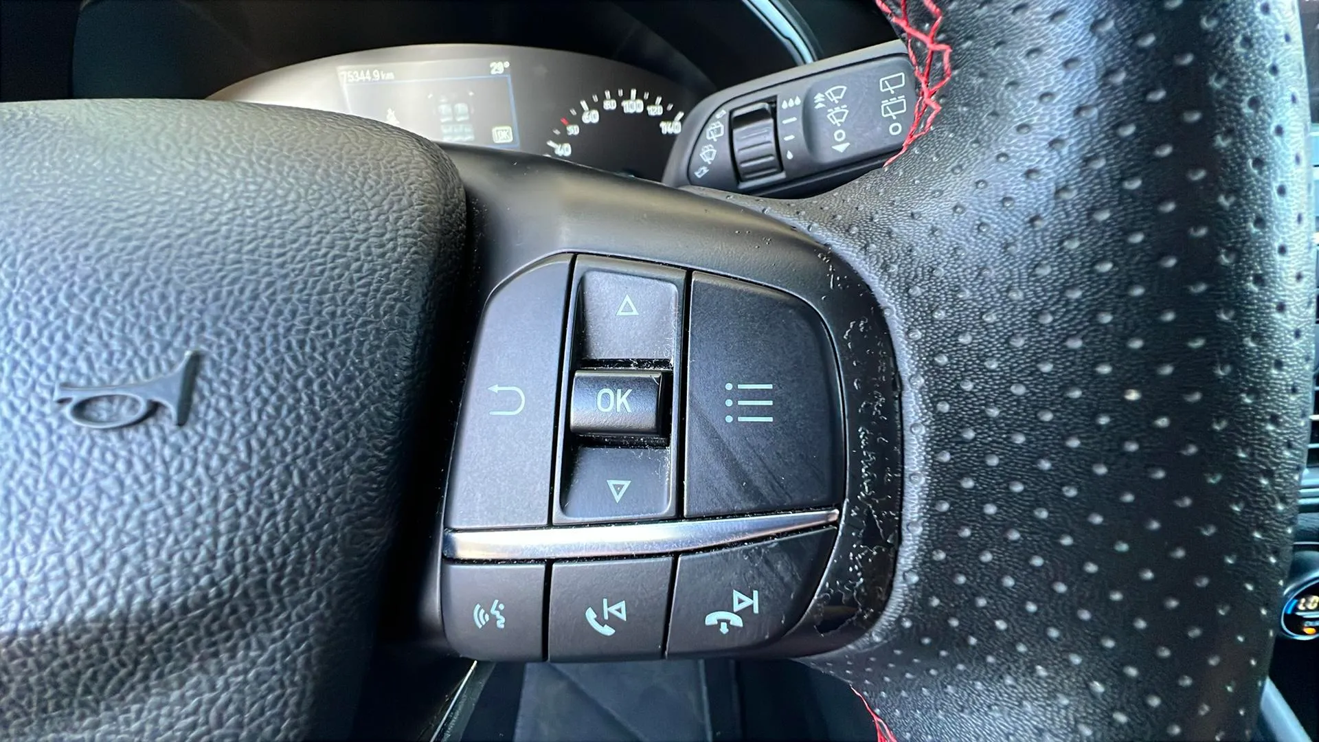 Ford Focus 1.0 EcoBoost MHEV ST-Line Design SIP - foto 18