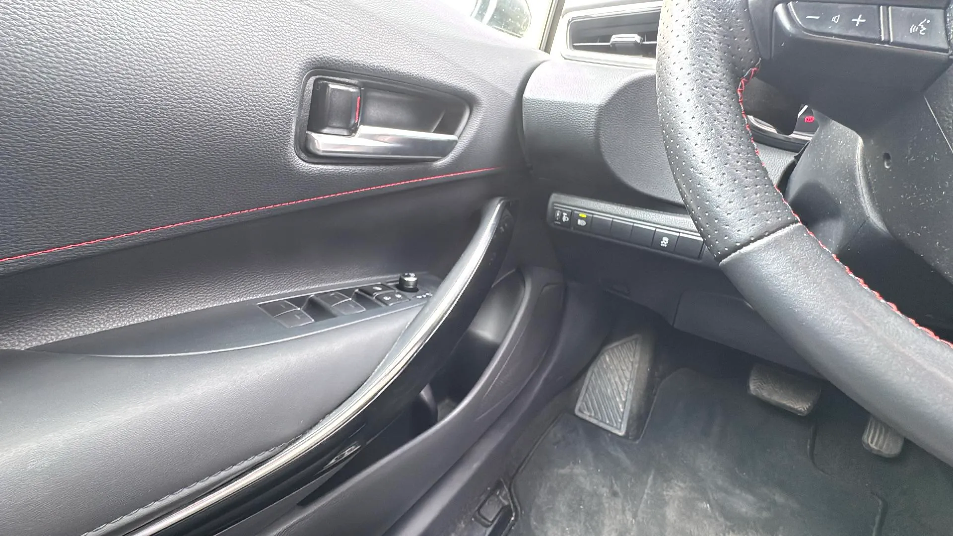 Toyota Corolla 2.0 180H GR-Sport E-CVT - foto 23