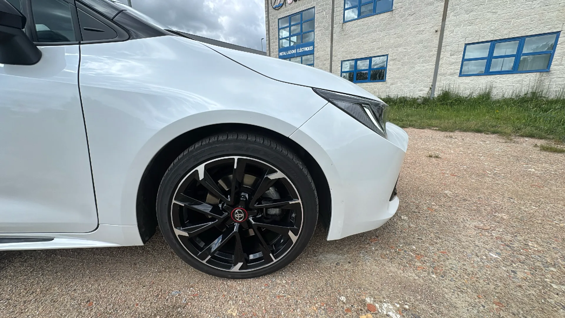 Toyota Corolla 2.0 180H GR-Sport E-CVT - foto 25
