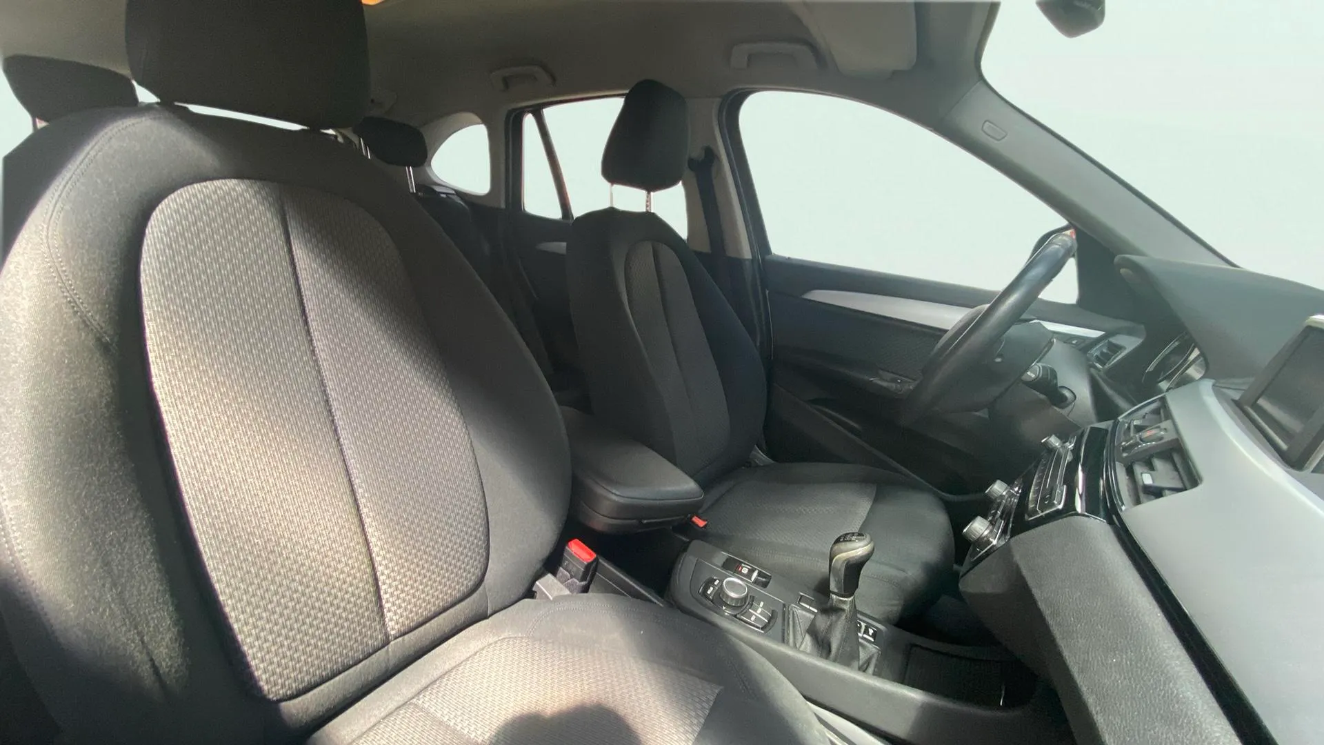 BMW X1 sDrive18d - foto 11