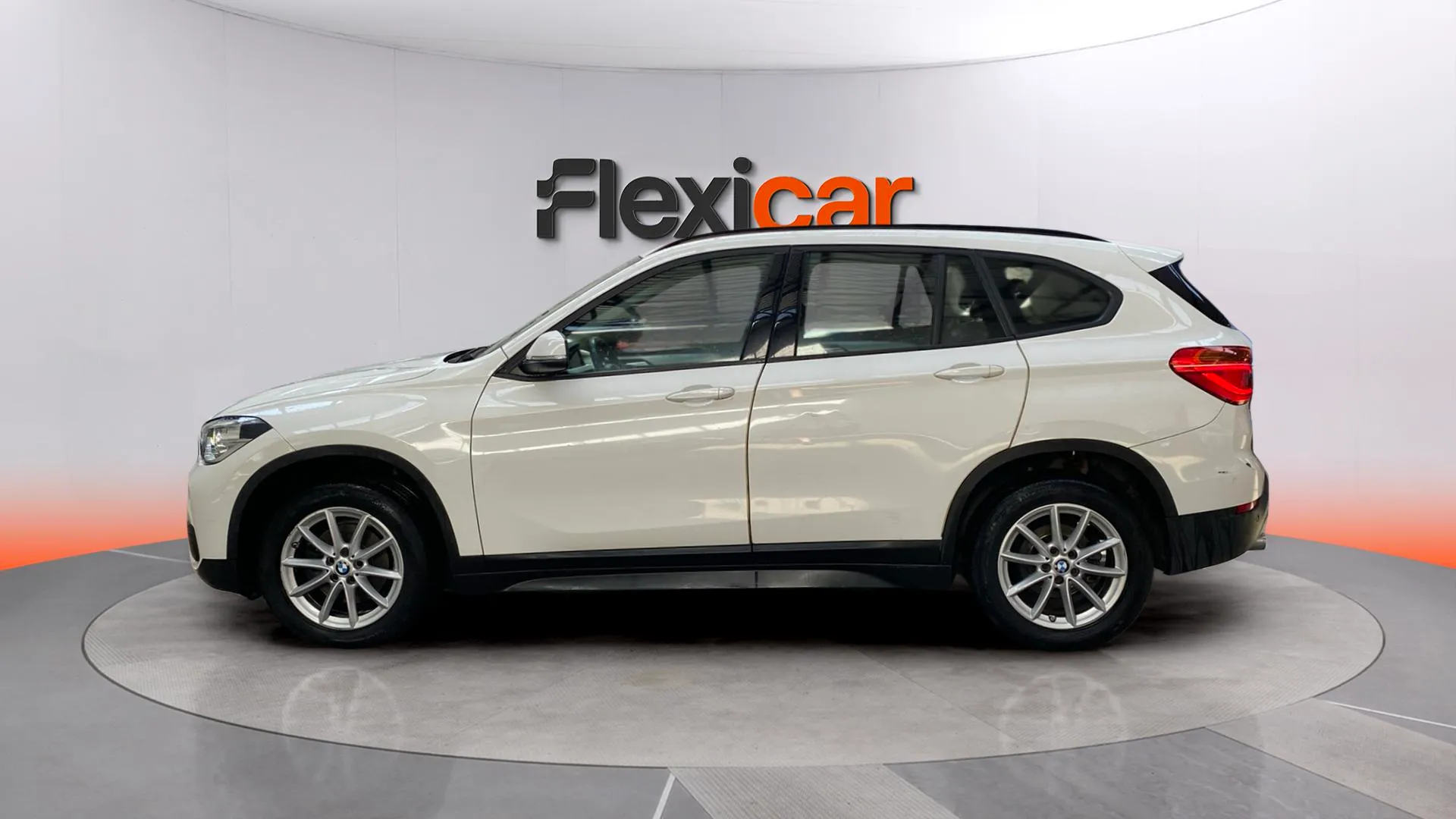 BMW X1 sDrive18d - foto 5