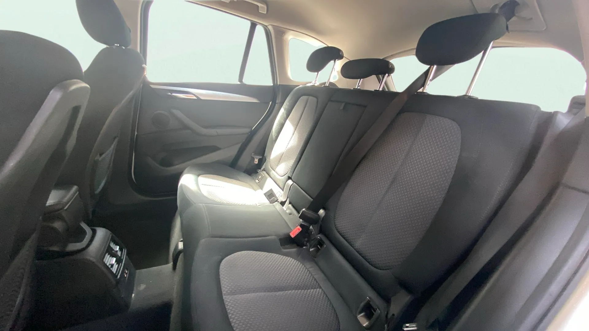 BMW X1 sDrive18d - foto 12