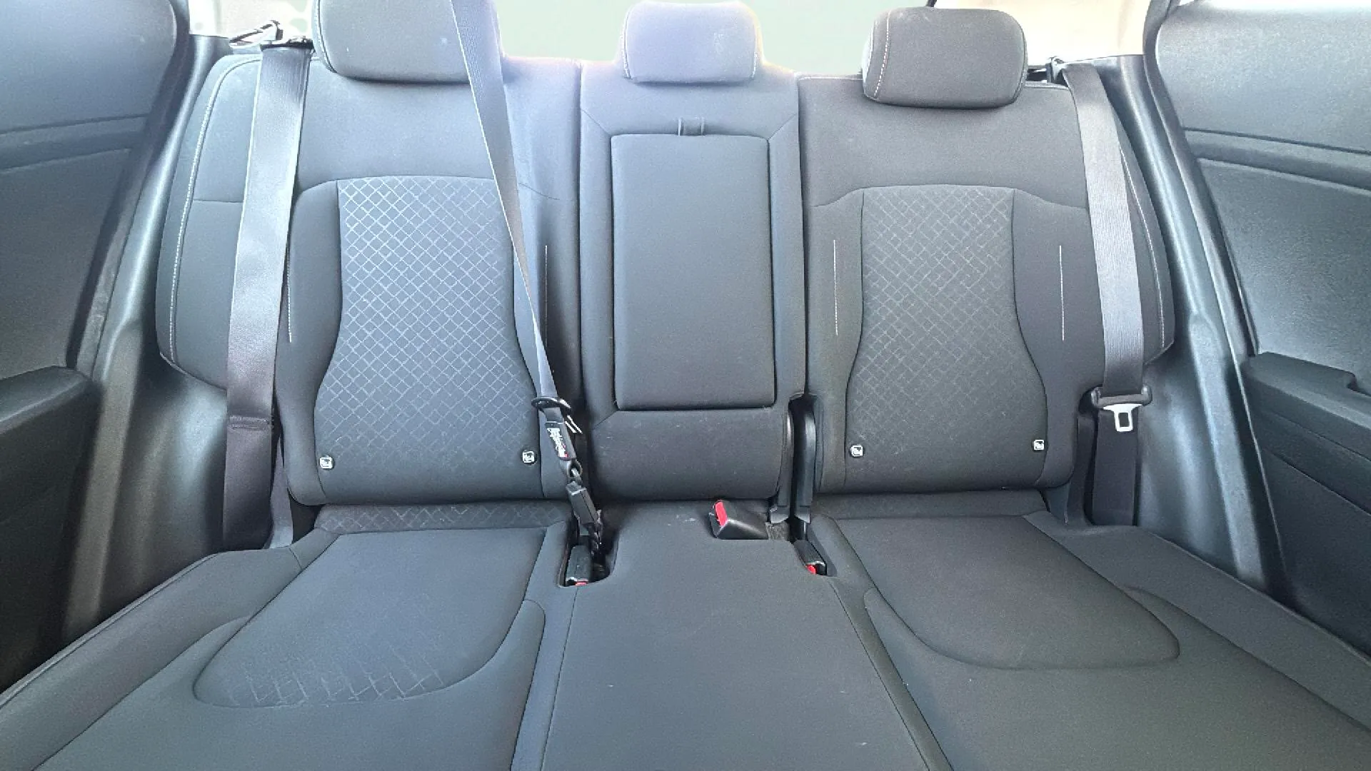 Kia Sportage 1.6 T-GDi Concept 4x2 - foto 17
