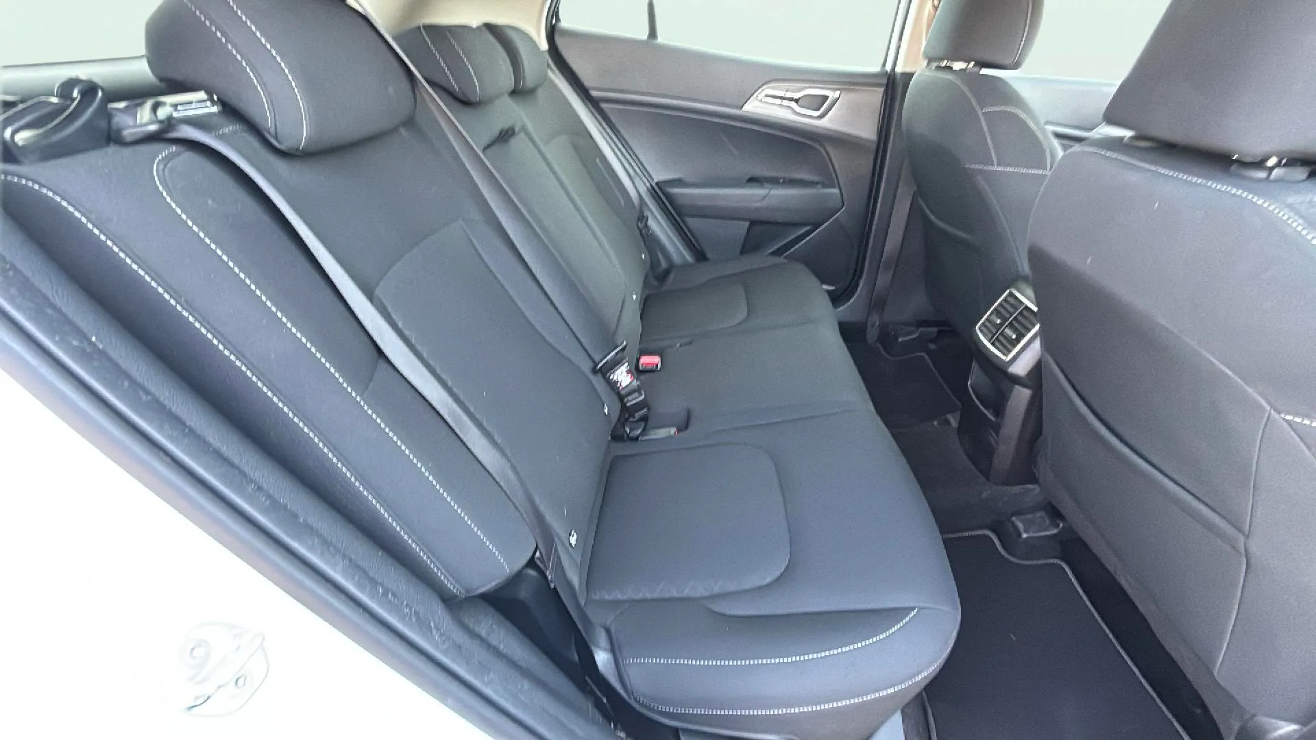 Kia Sportage 1.6 T-GDi Concept 4x2 - foto 16