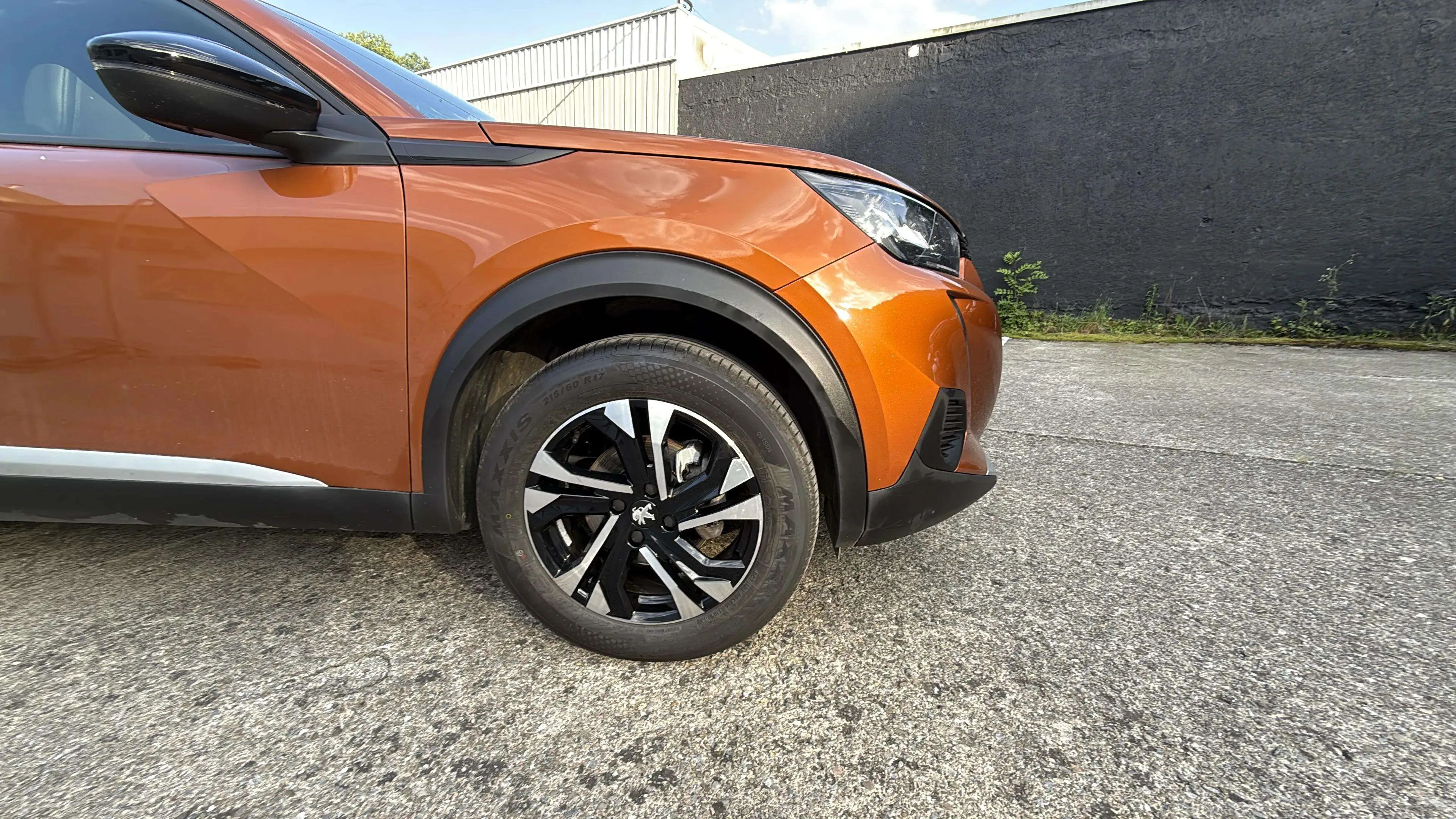 Peugeot 2008 Allure PureTech 130 EAT8 - foto 14