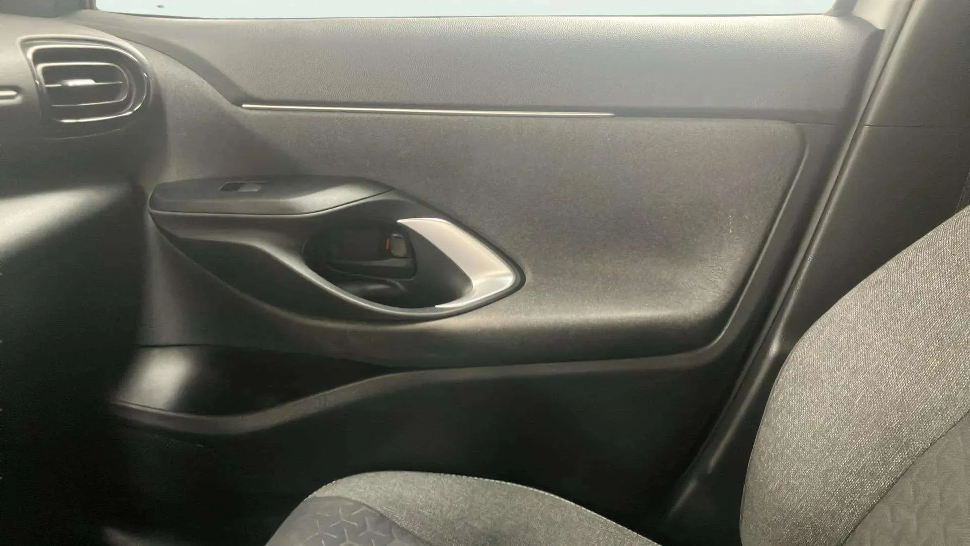 Toyota Yaris Cross 1.5 120H Active Tech Pack Connect - foto 12