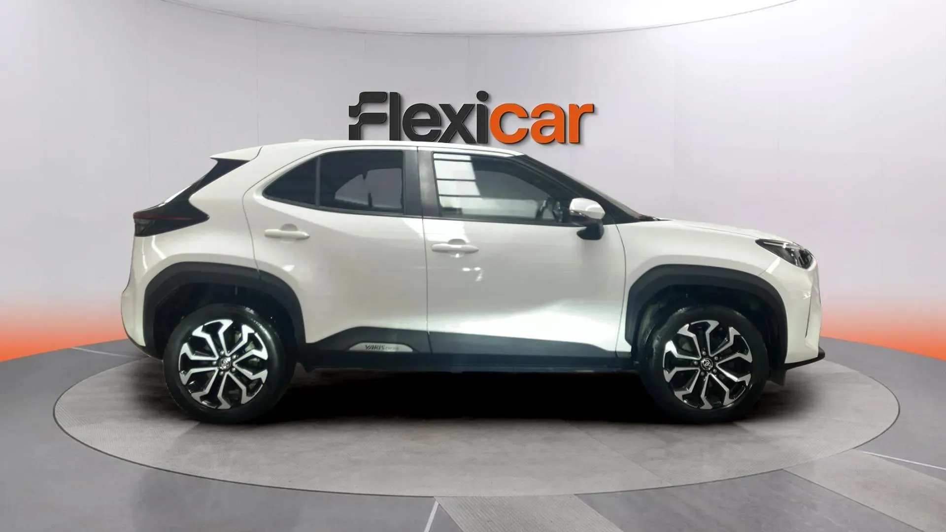 Toyota Yaris Cross 1.5 120H Active Tech Pack Connect - foto 3