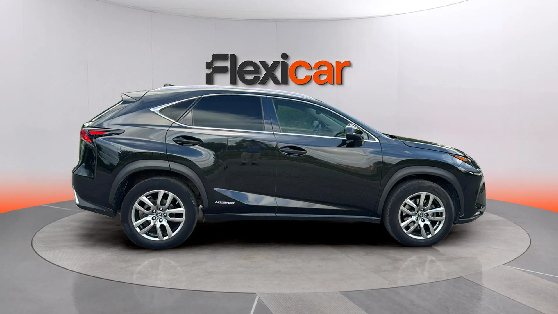 Lexus NX 2.5 300h Business 2WD - foto 3