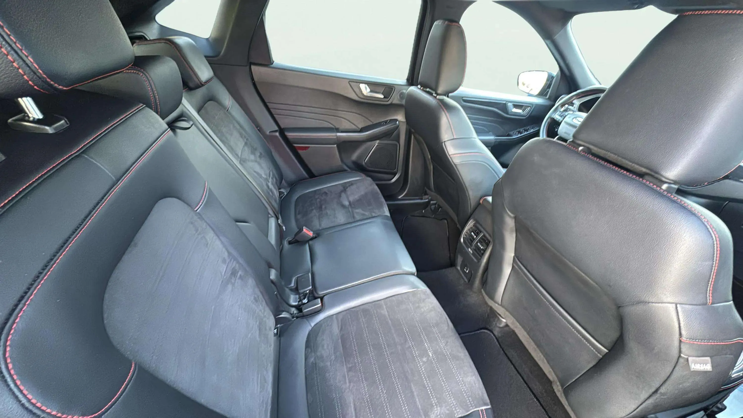 Ford Kuga ST-Line 1.5T EcoBoost - foto 24