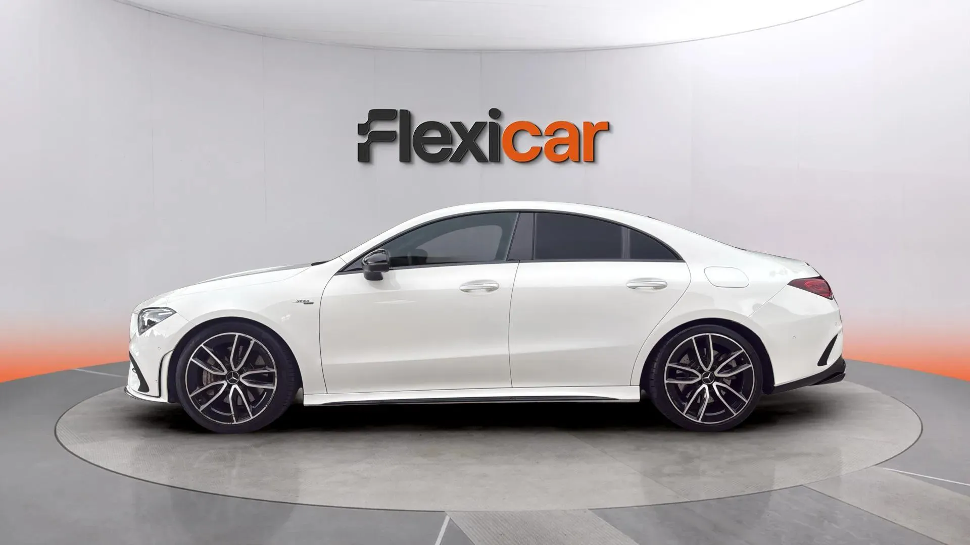 Mercedes-Benz CLA Mercedes-AMG 35 4MATIC+ - foto 5