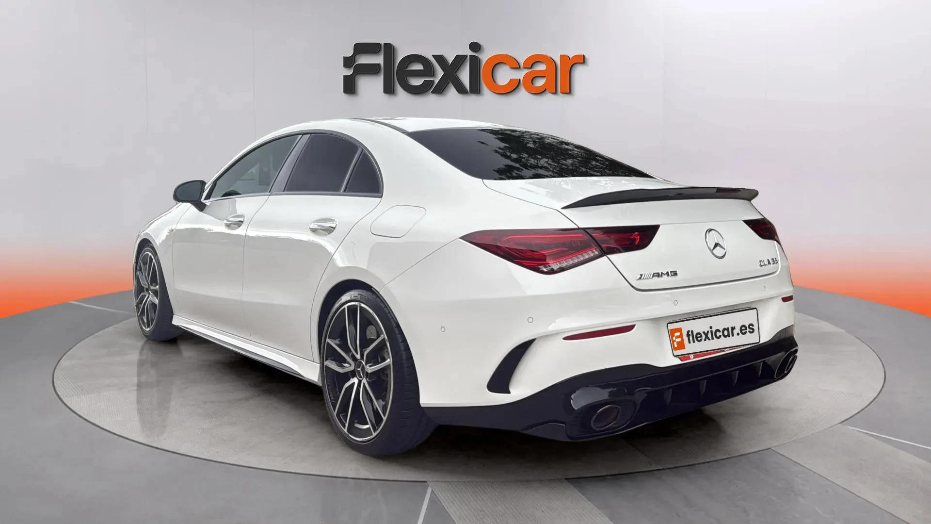 Mercedes-Benz CLA Mercedes-AMG 35 4MATIC+ - foto 7