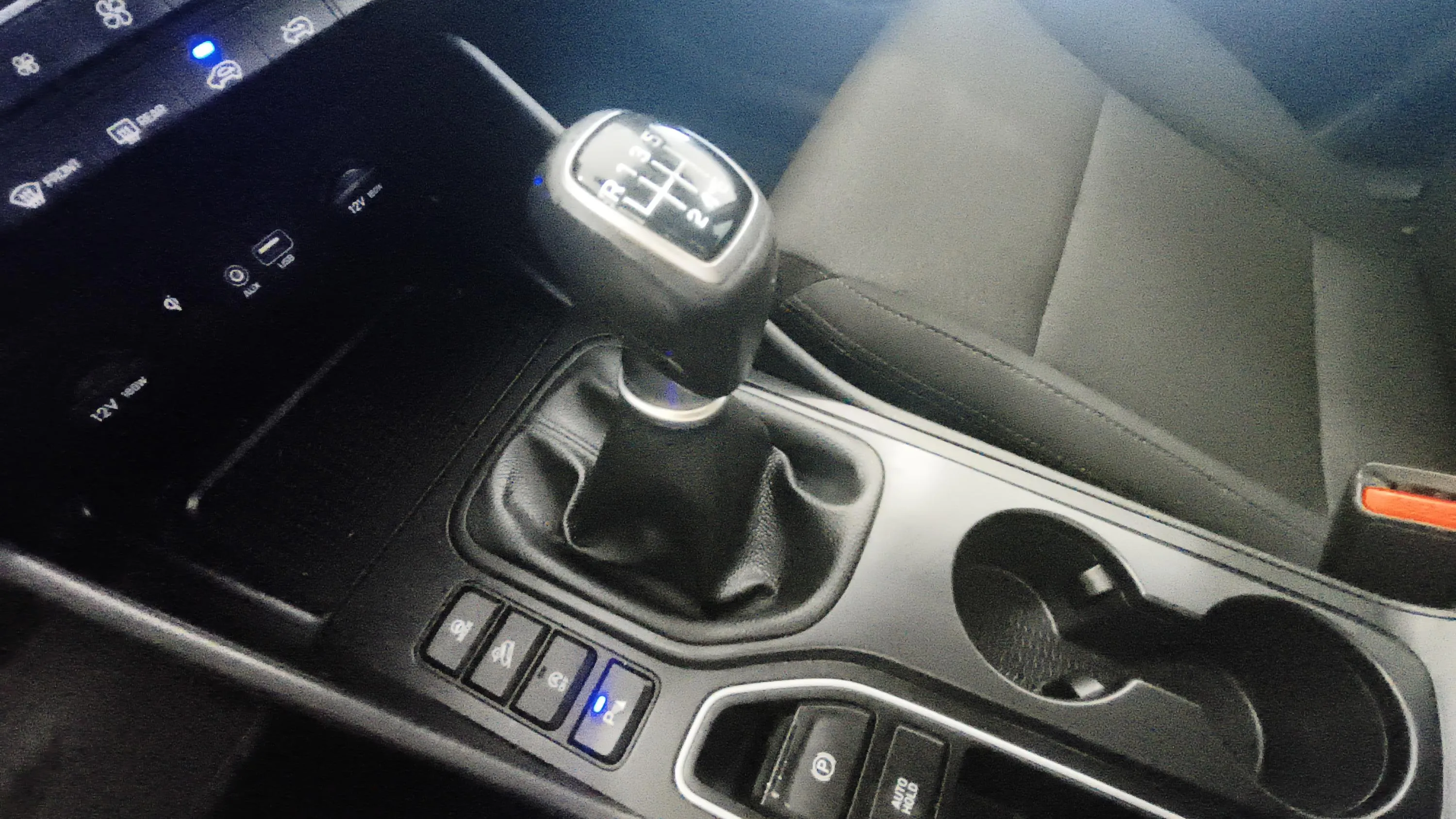 Hyundai Tucson 1.6 CRDi 48V Tecno 4x2 - foto 17