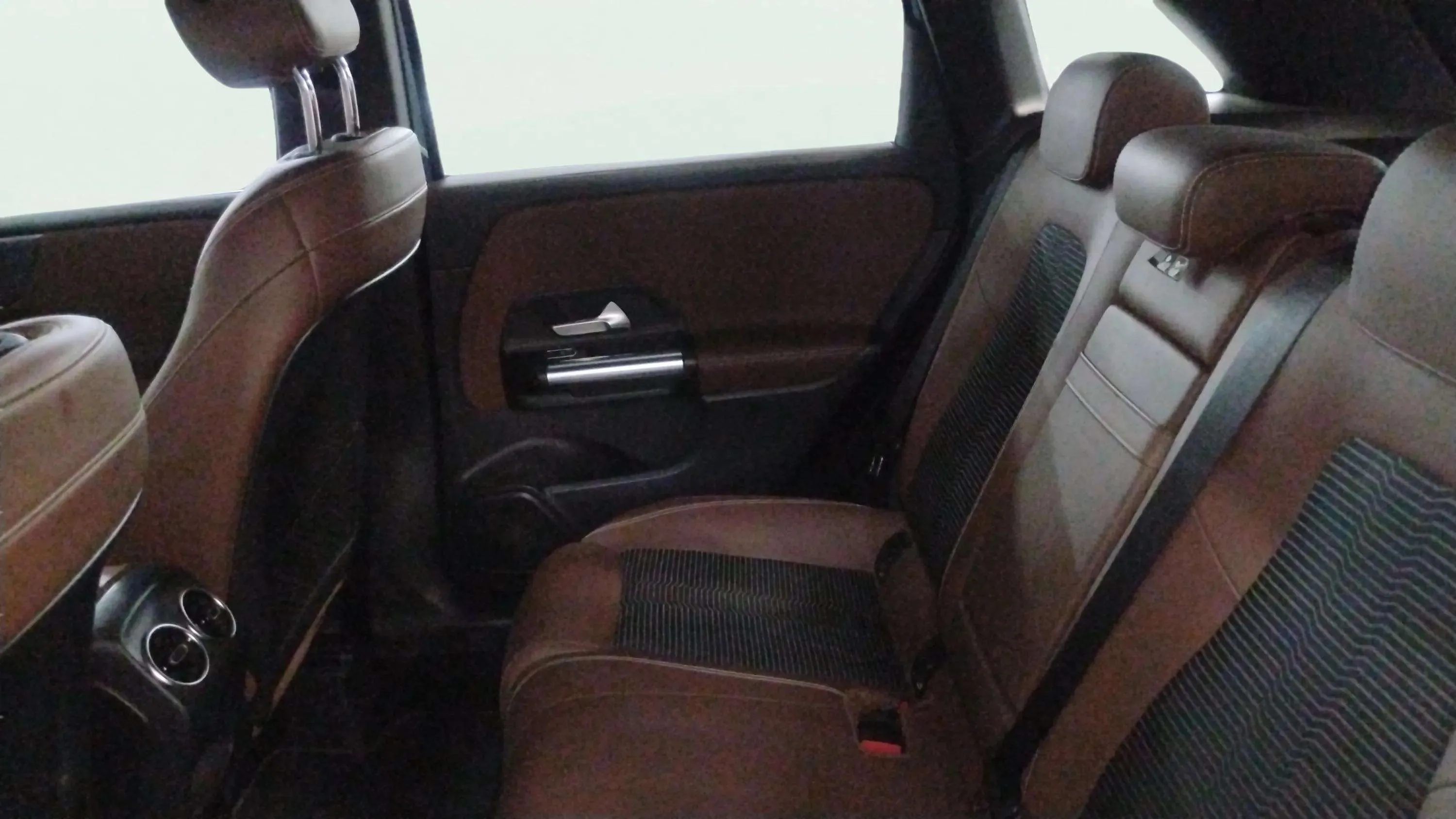 Mercedes-Benz Clase B B 200 d - foto 13