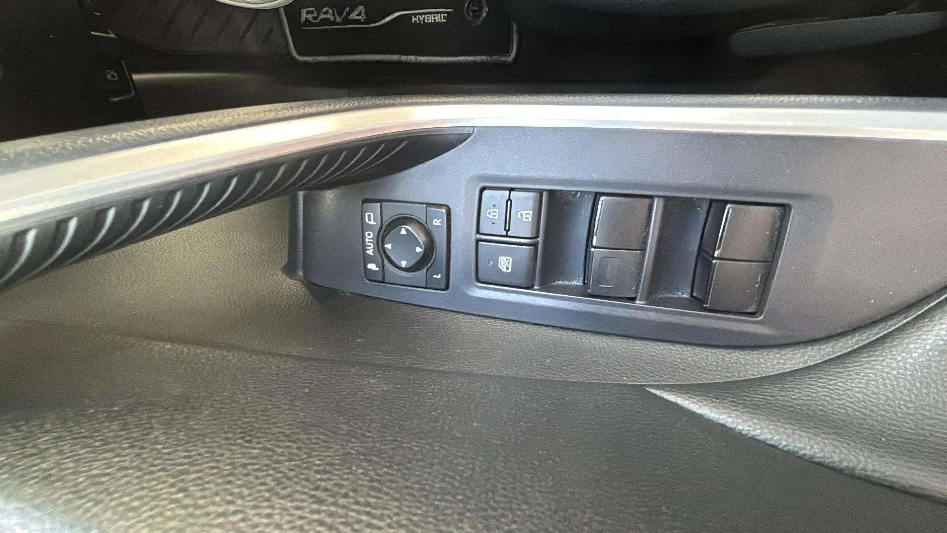 Toyota RAV4 2.5l 220H Business - foto 8
