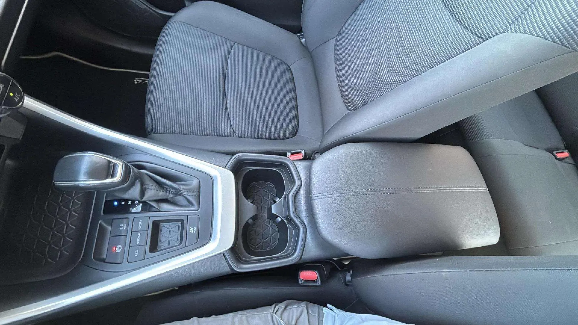 Toyota RAV4 2.5l 220H Business - foto 14