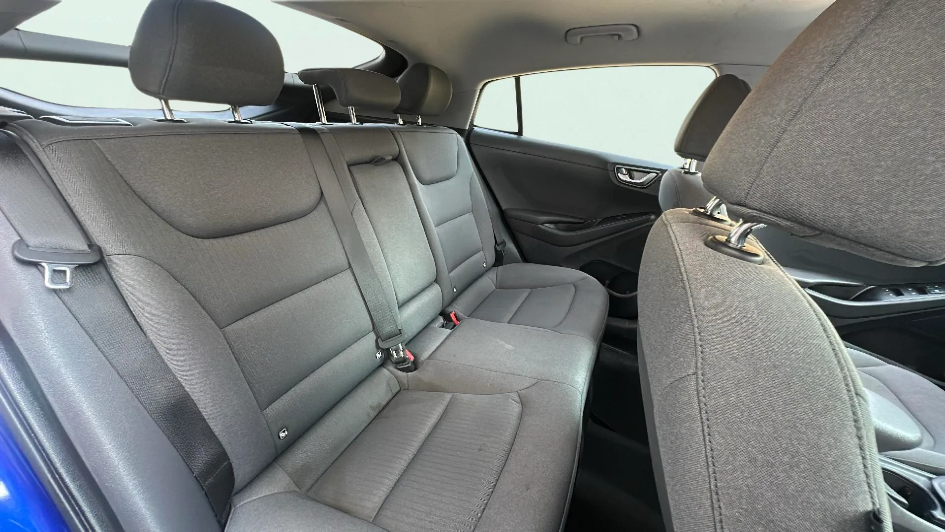 Hyundai Ioniq 1.6 GDI HEV Klass DCT - foto 18