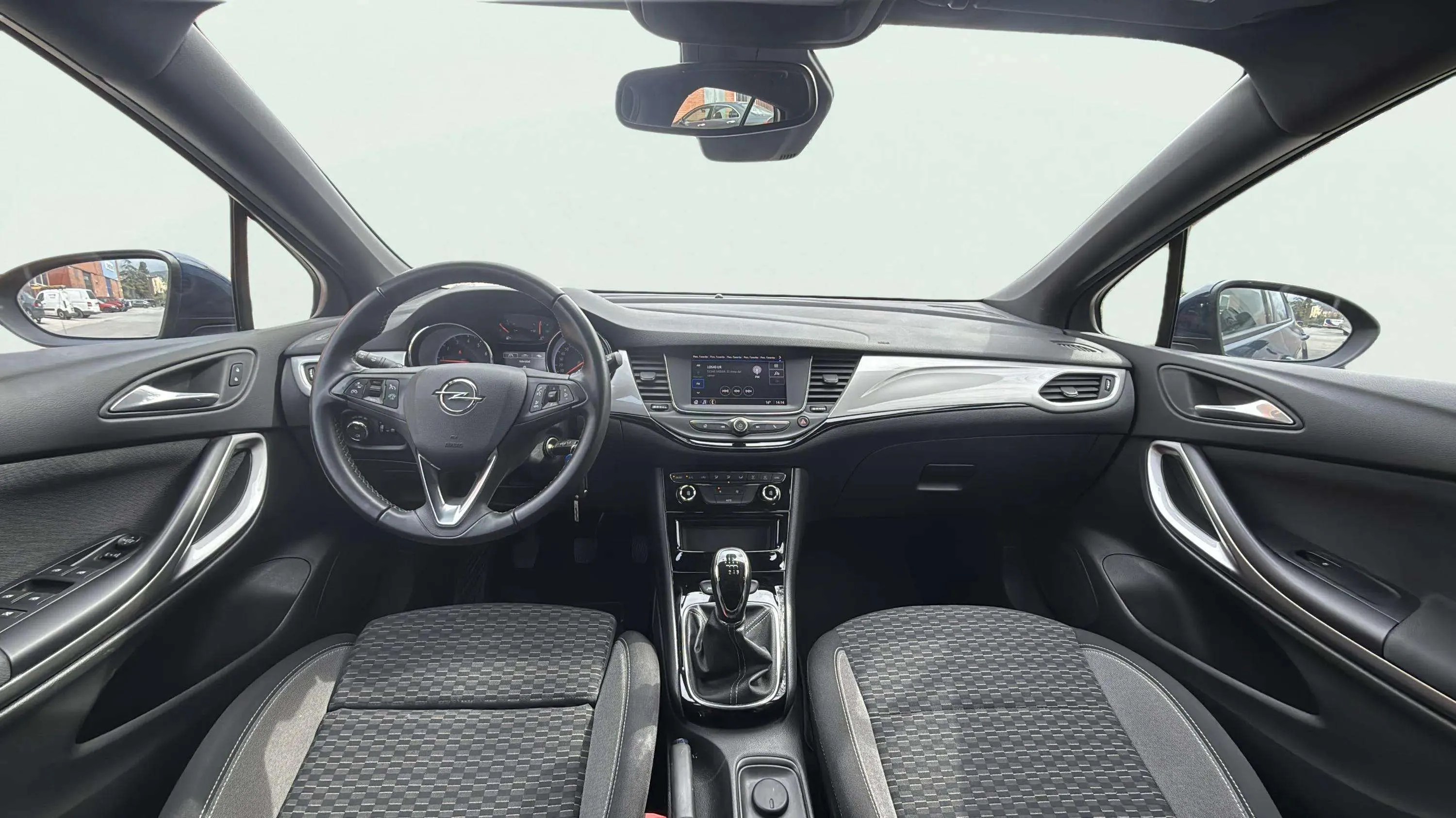 Opel Astra 1.2T SHT Business Elegance - foto 11