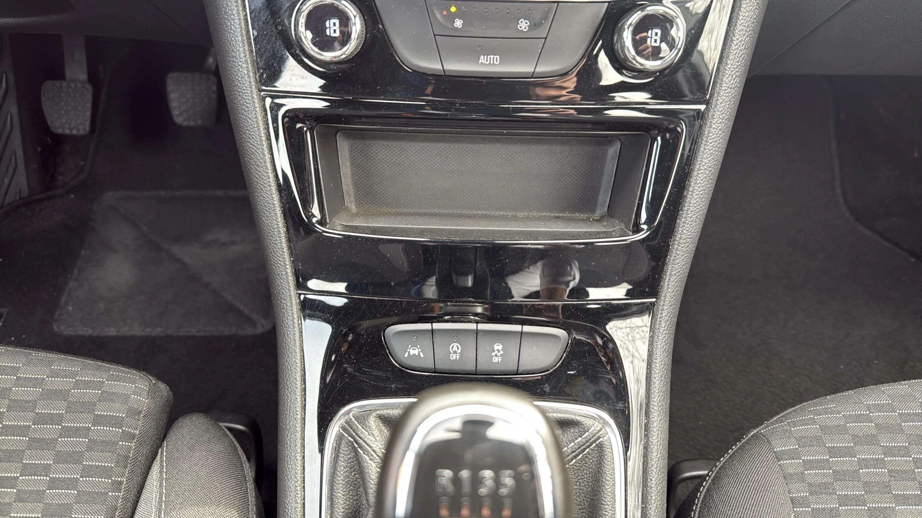 Opel Astra 1.2T SHT Business Elegance - foto 14