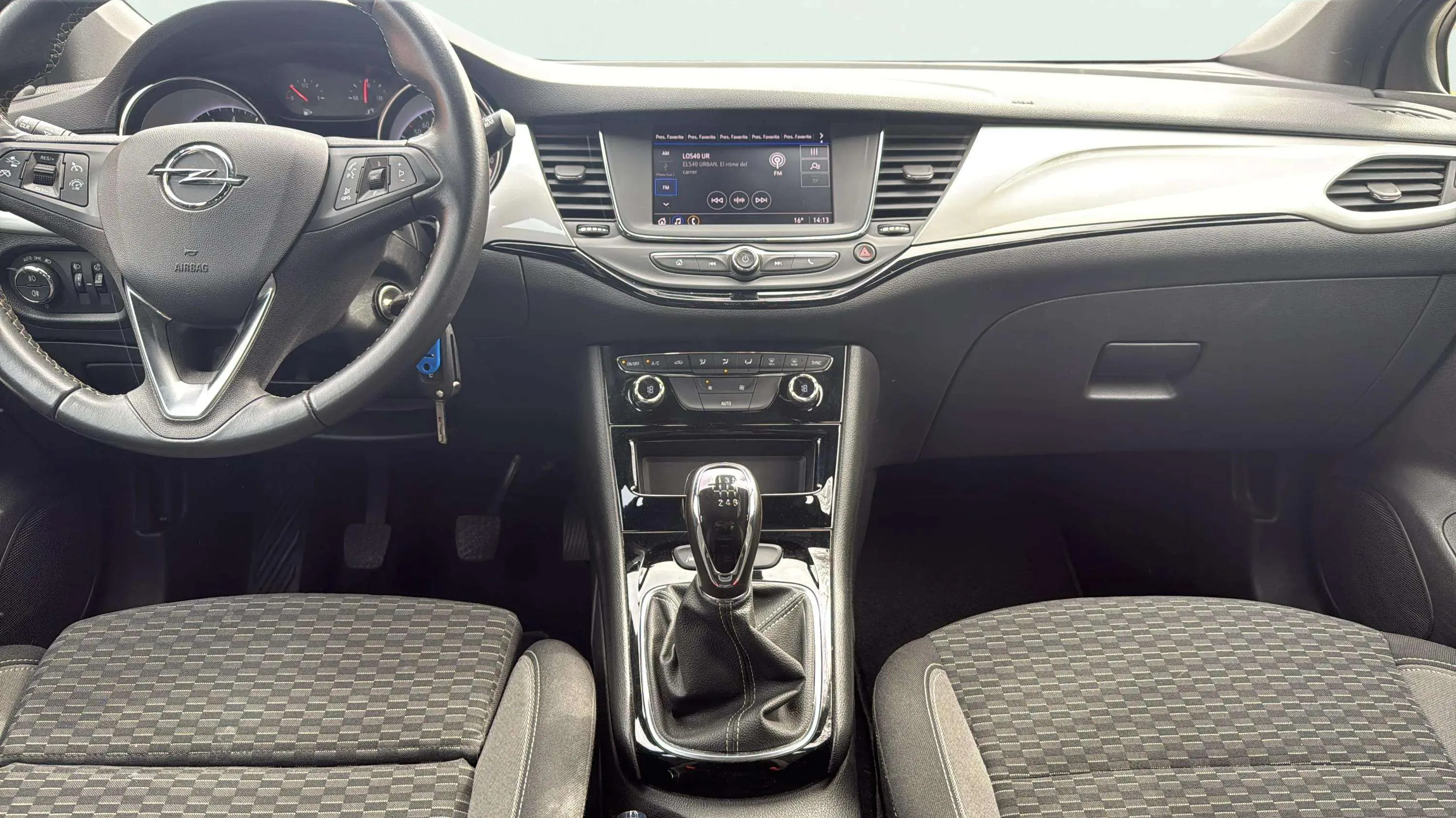 Opel Astra 1.2T SHT Business Elegance - foto 9