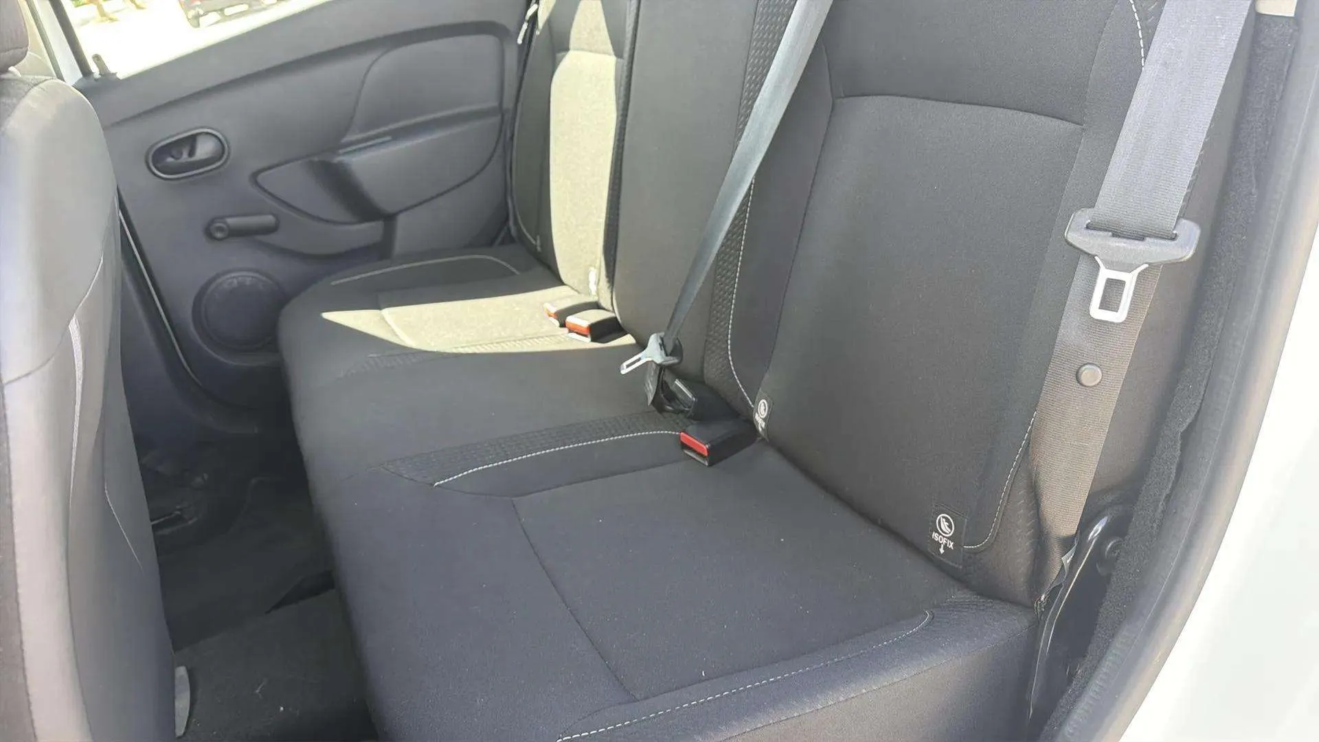Dacia Sandero Access 1.0 18 - foto 11