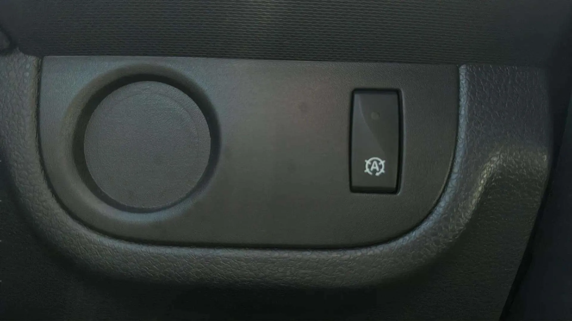 Dacia Sandero Access 1.0 18 - foto 18