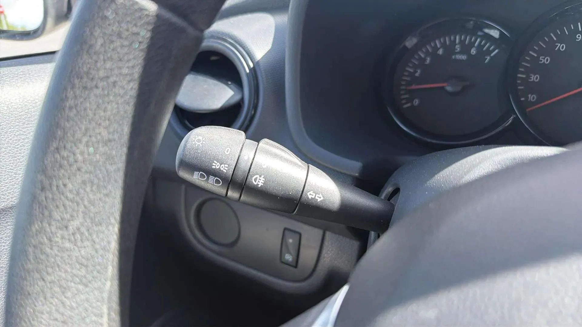 Dacia Sandero Access 1.0 18 - foto 12