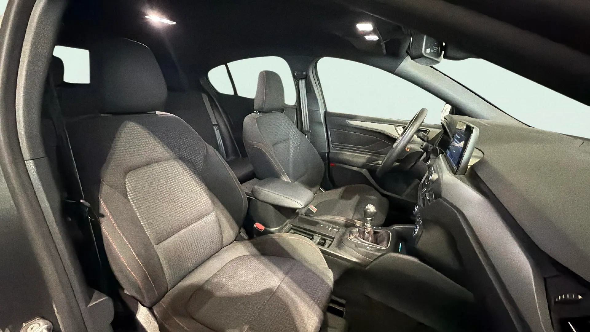 Ford Focus 1.0 Ecob. MHEV ST-Line Design SIP - foto 15