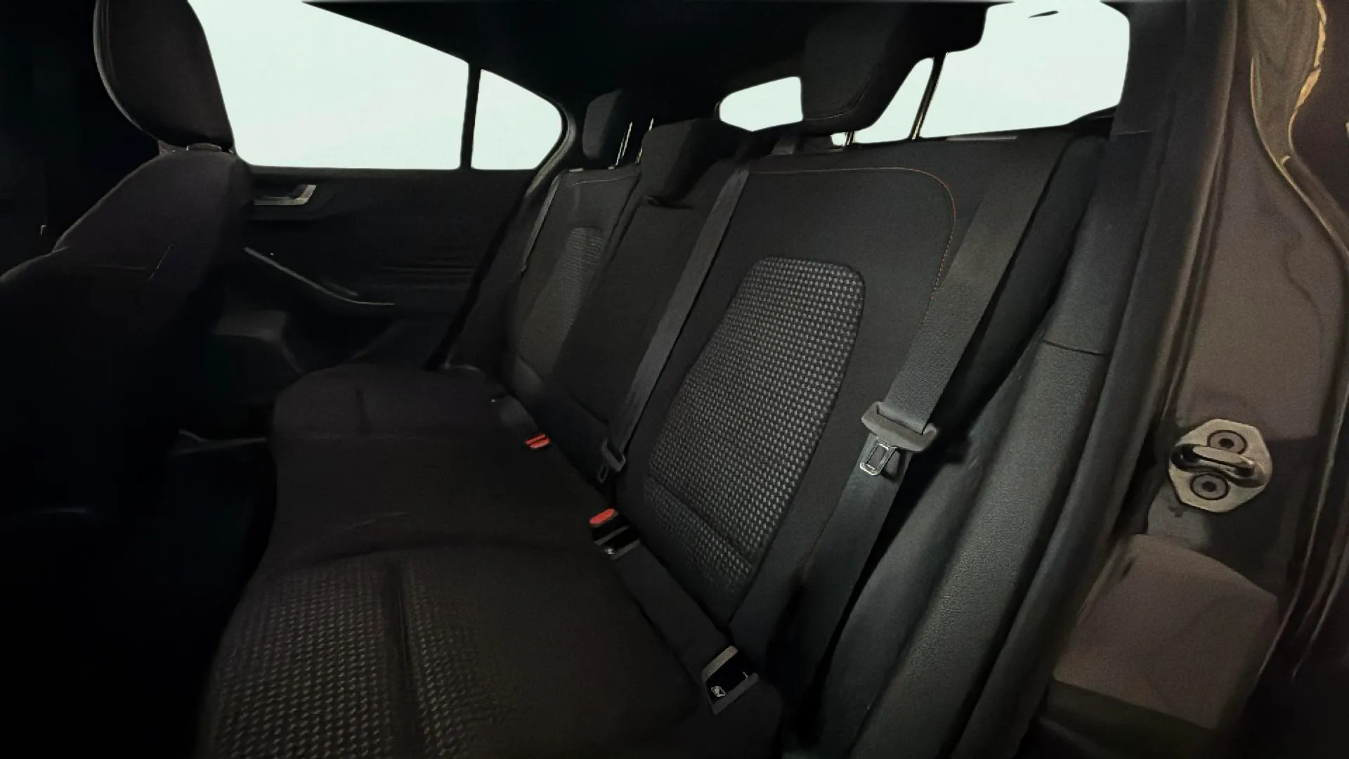 Ford Focus 1.0 Ecob. MHEV ST-Line Design SIP - foto 17