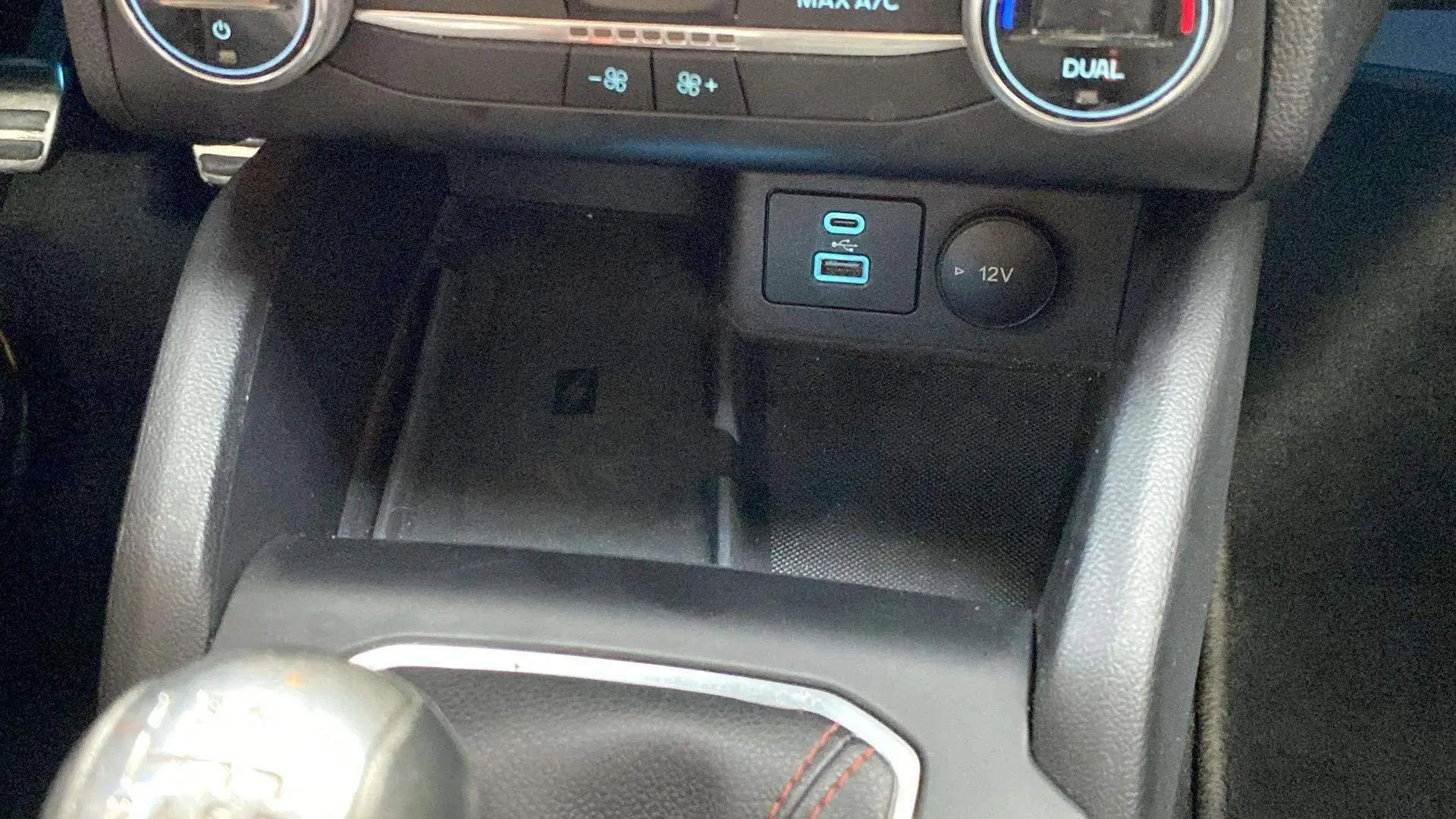 Ford Focus 1.0 EcoBoost MHEV ST-Line - foto 19