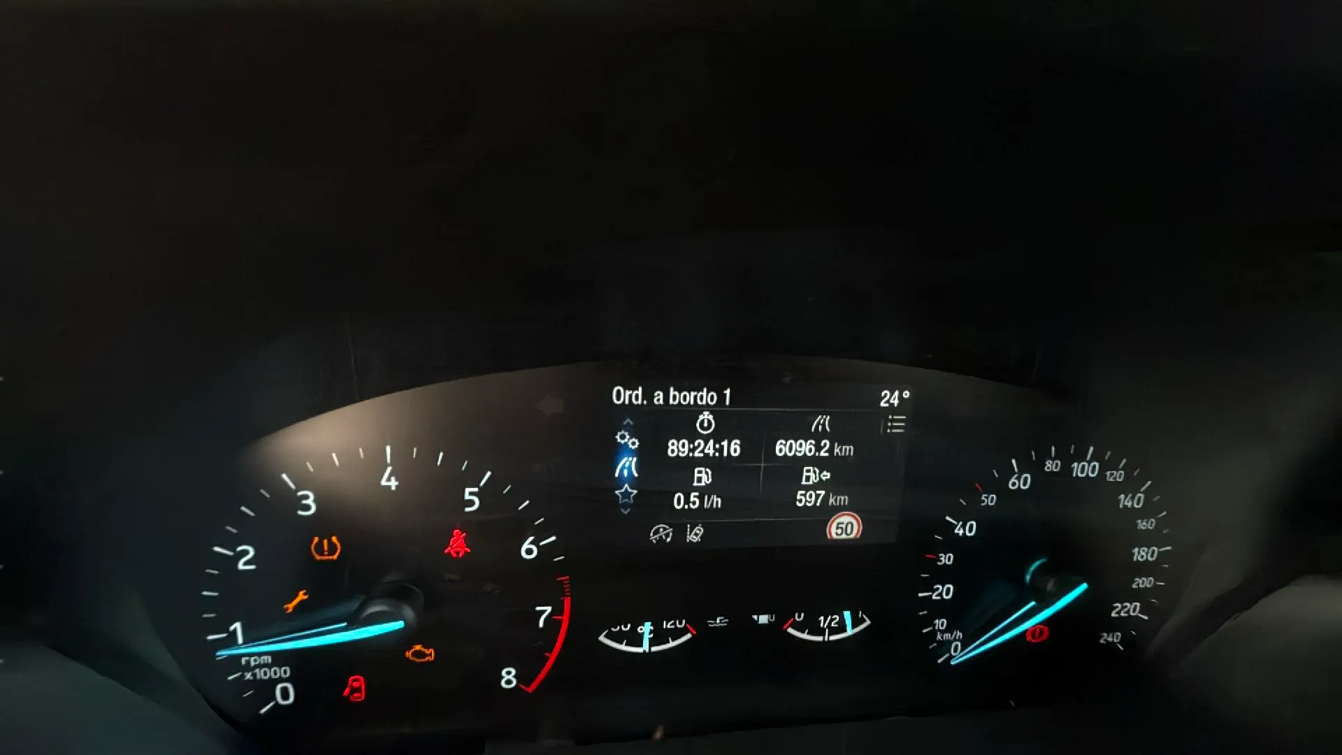 Ford Focus 1.0 EcoBoost MHEV ST-Line - foto 11