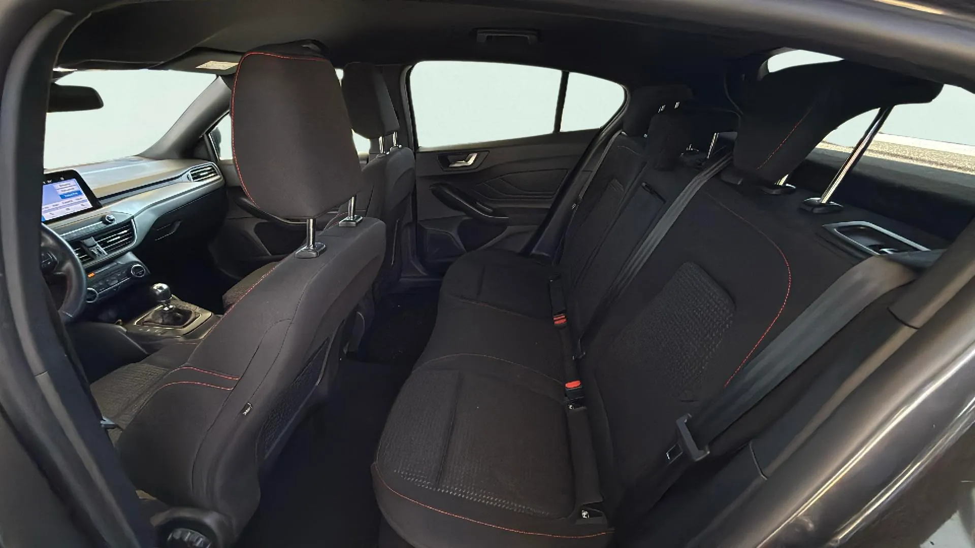 Ford Focus 1.0 EcoBoost MHEV ST-Line - foto 13