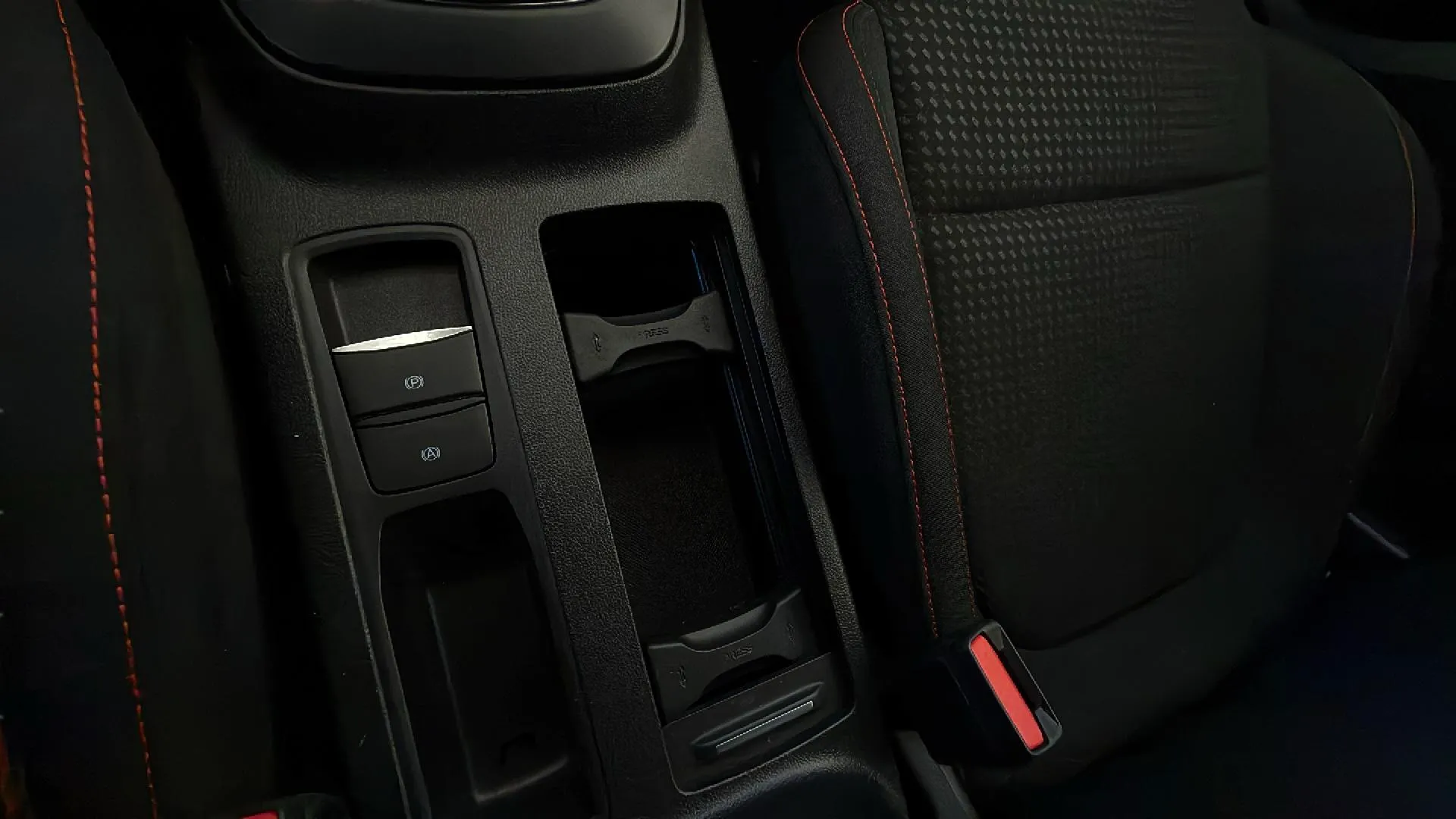 Ford Focus 1.0 EcoBoost MHEV ST-Line - foto 18