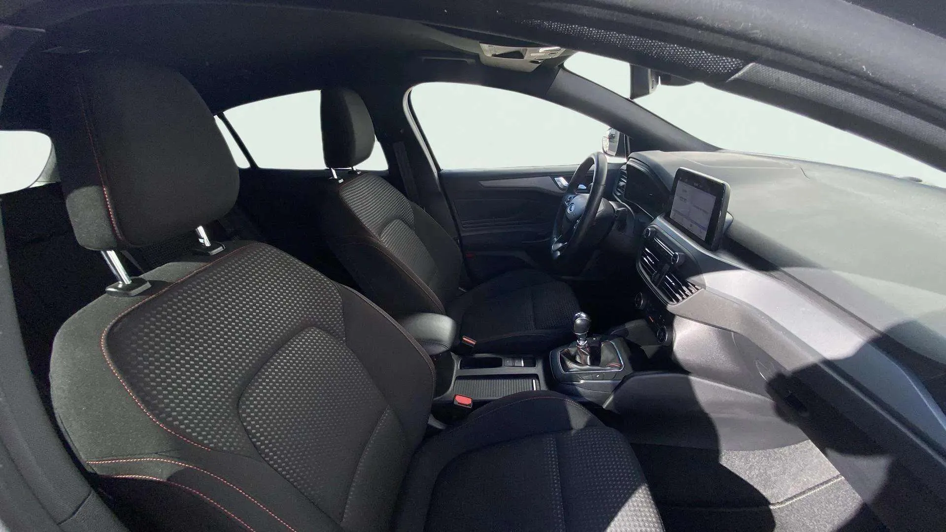 Ford Focus 1.0 EcoBoost MHEV ST-Line Design SIP - foto 15