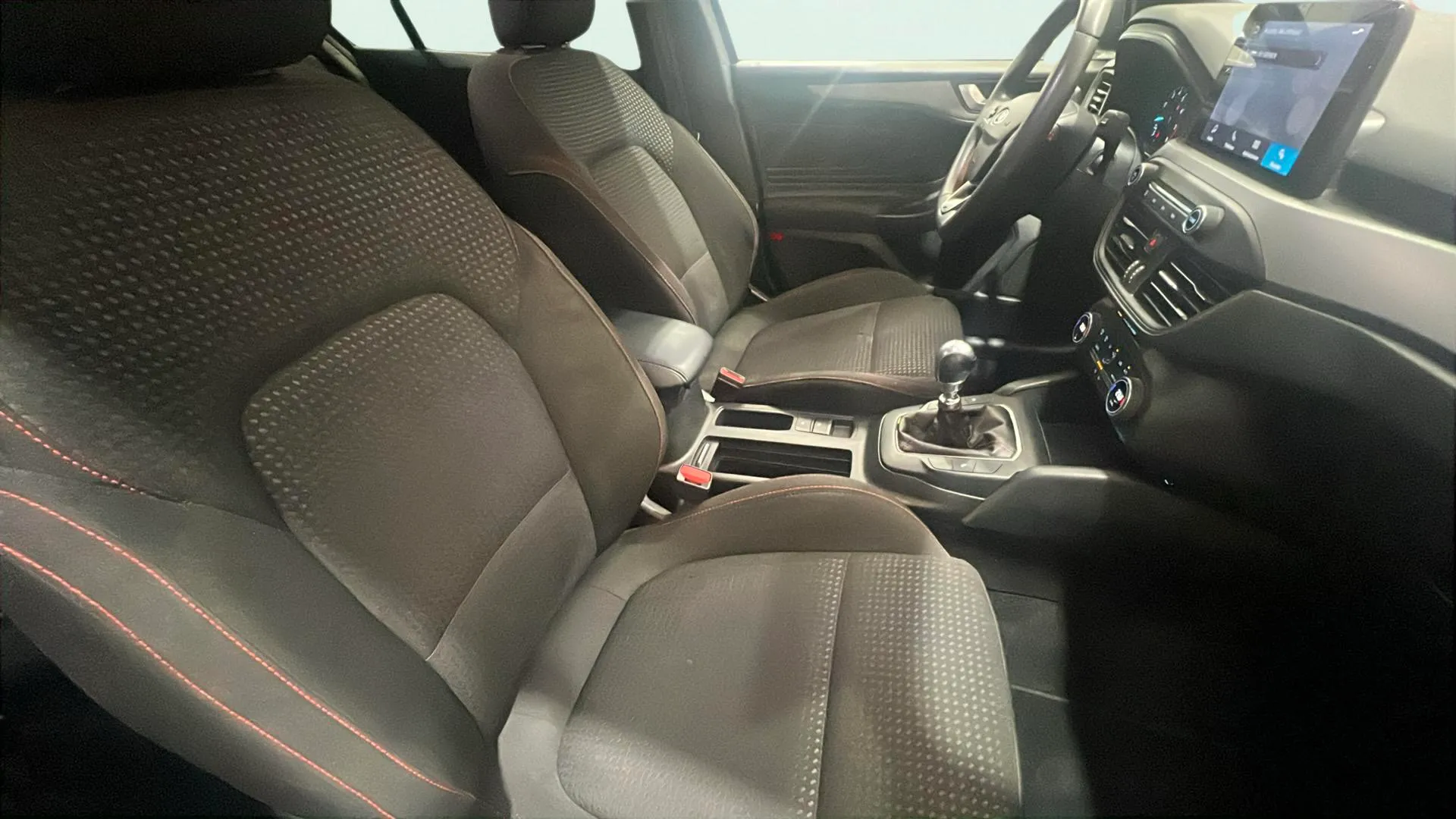 Ford Focus 1.0 Ecob. MHEV ST-Line Design SIP - foto 11