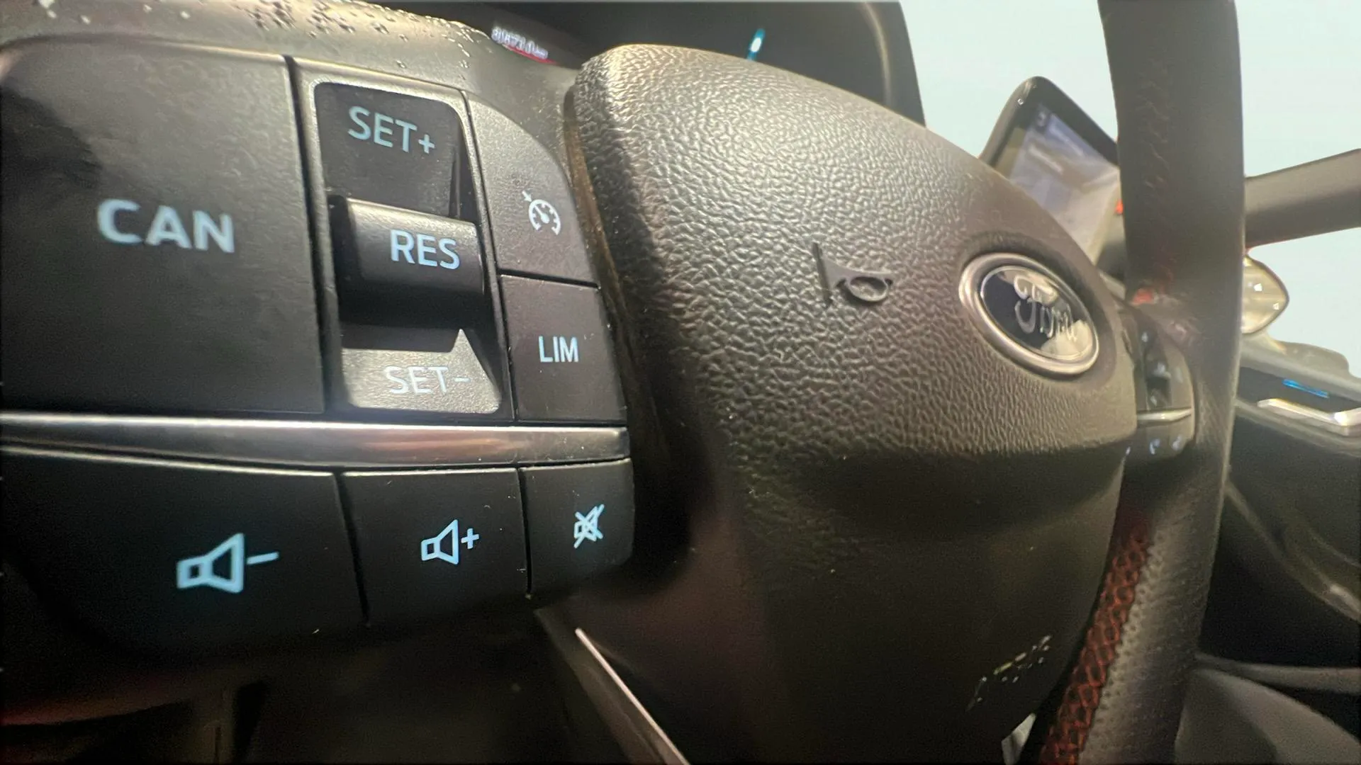 Ford Focus 1.0 Ecob. MHEV ST-Line Design SIP - foto 15