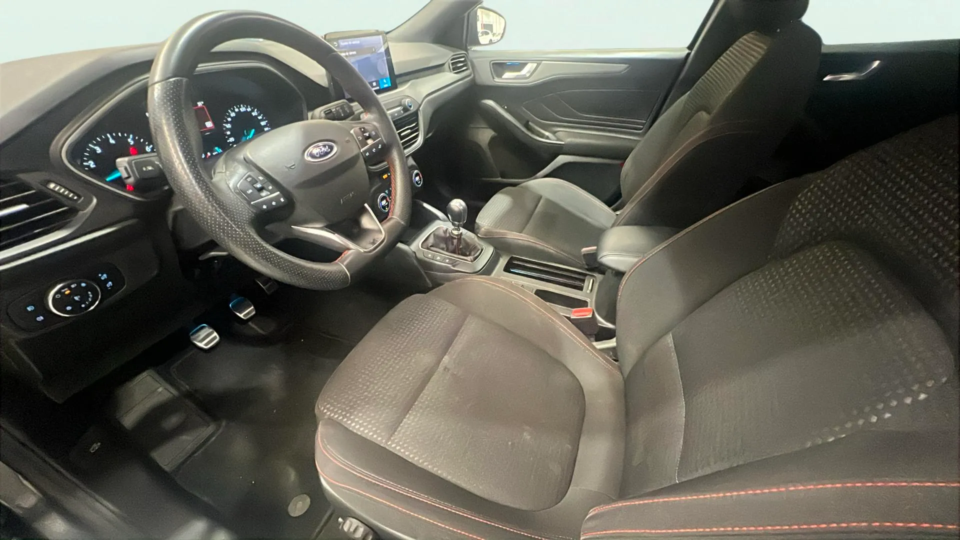 Ford Focus 1.0 Ecob. MHEV ST-Line Design SIP - foto 10