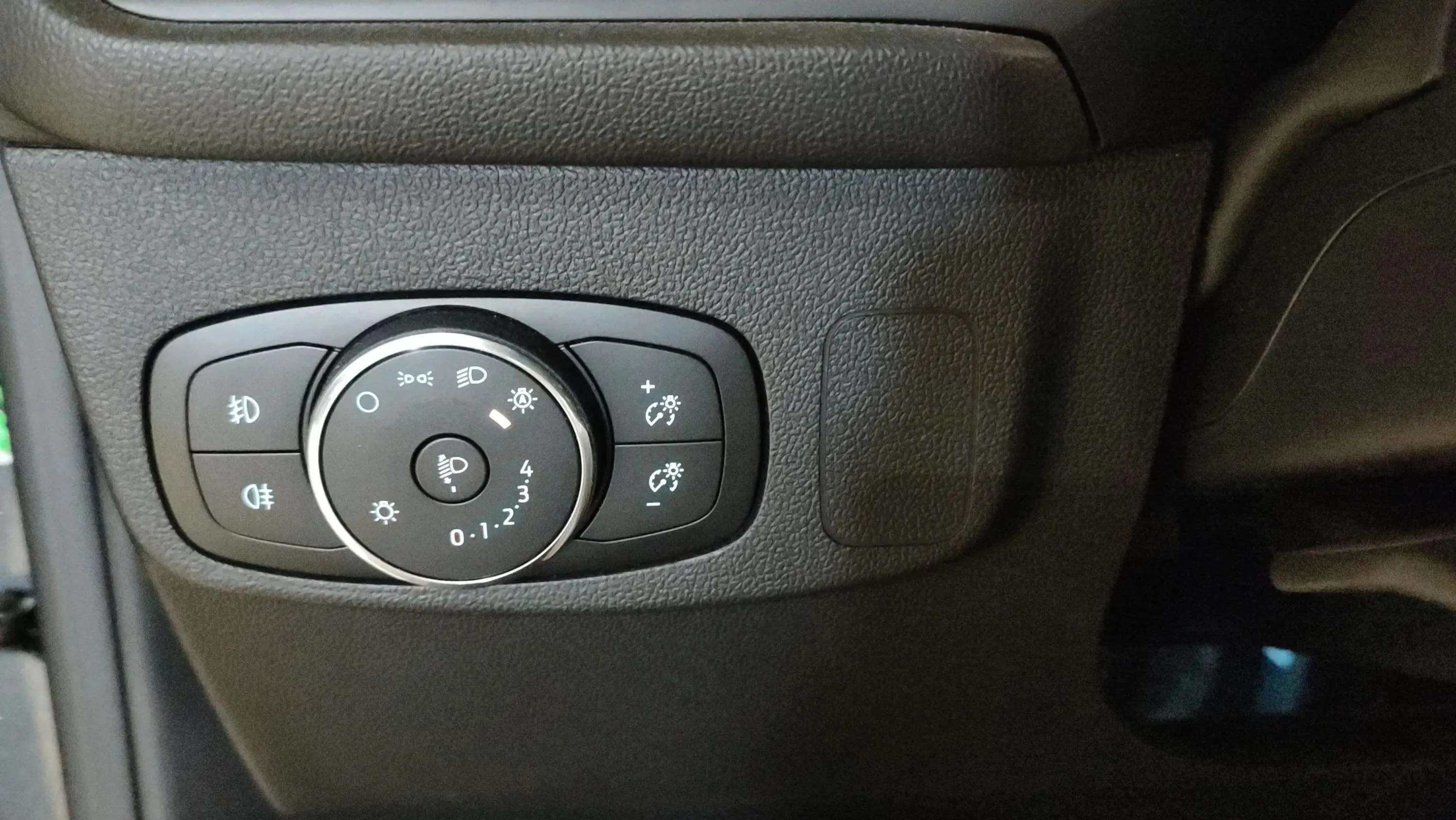 Ford Focus 1.0 EcoBoost MHEV ST-Line - foto 7