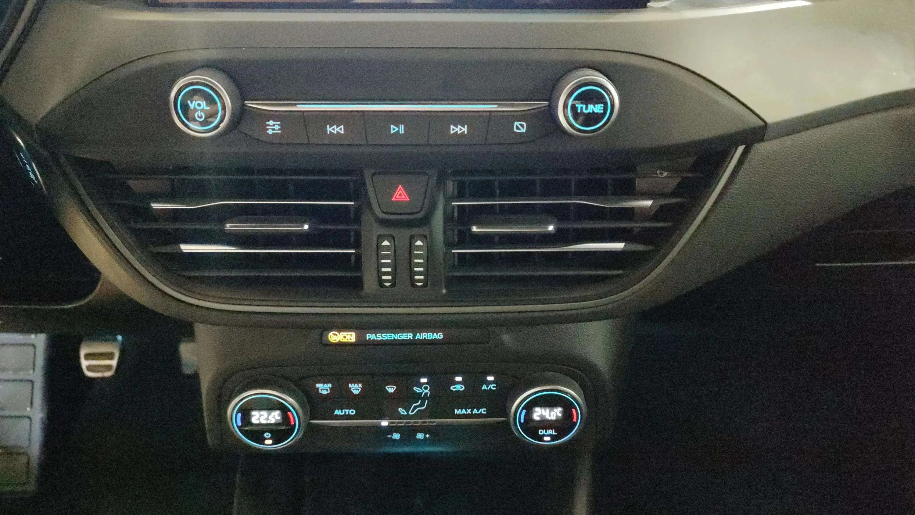 Ford Focus 1.0 EcoBoost MHEV ST-Line - foto 12