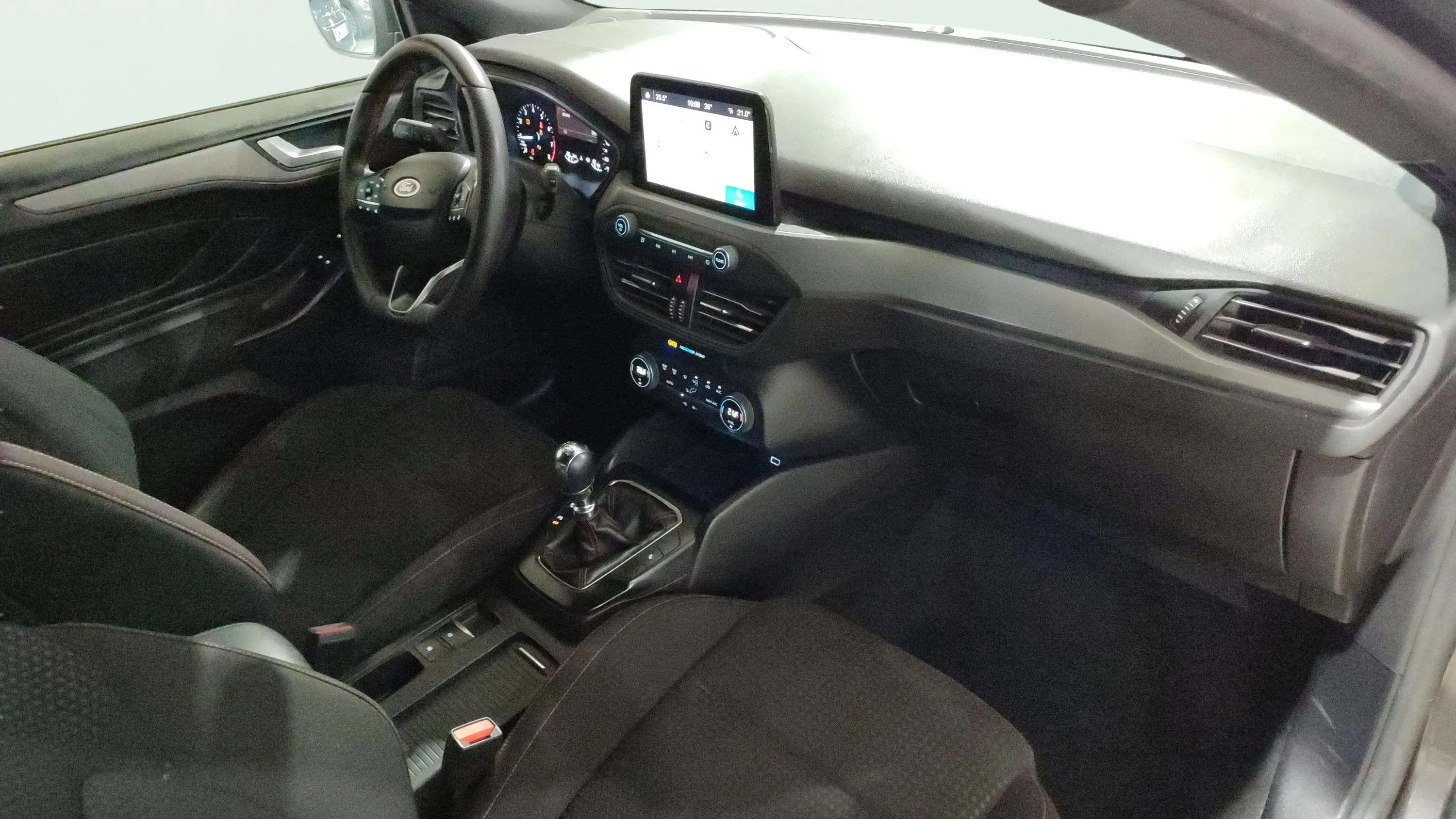 Ford Focus 1.0 EcoBoost MHEV ST-Line - foto 17