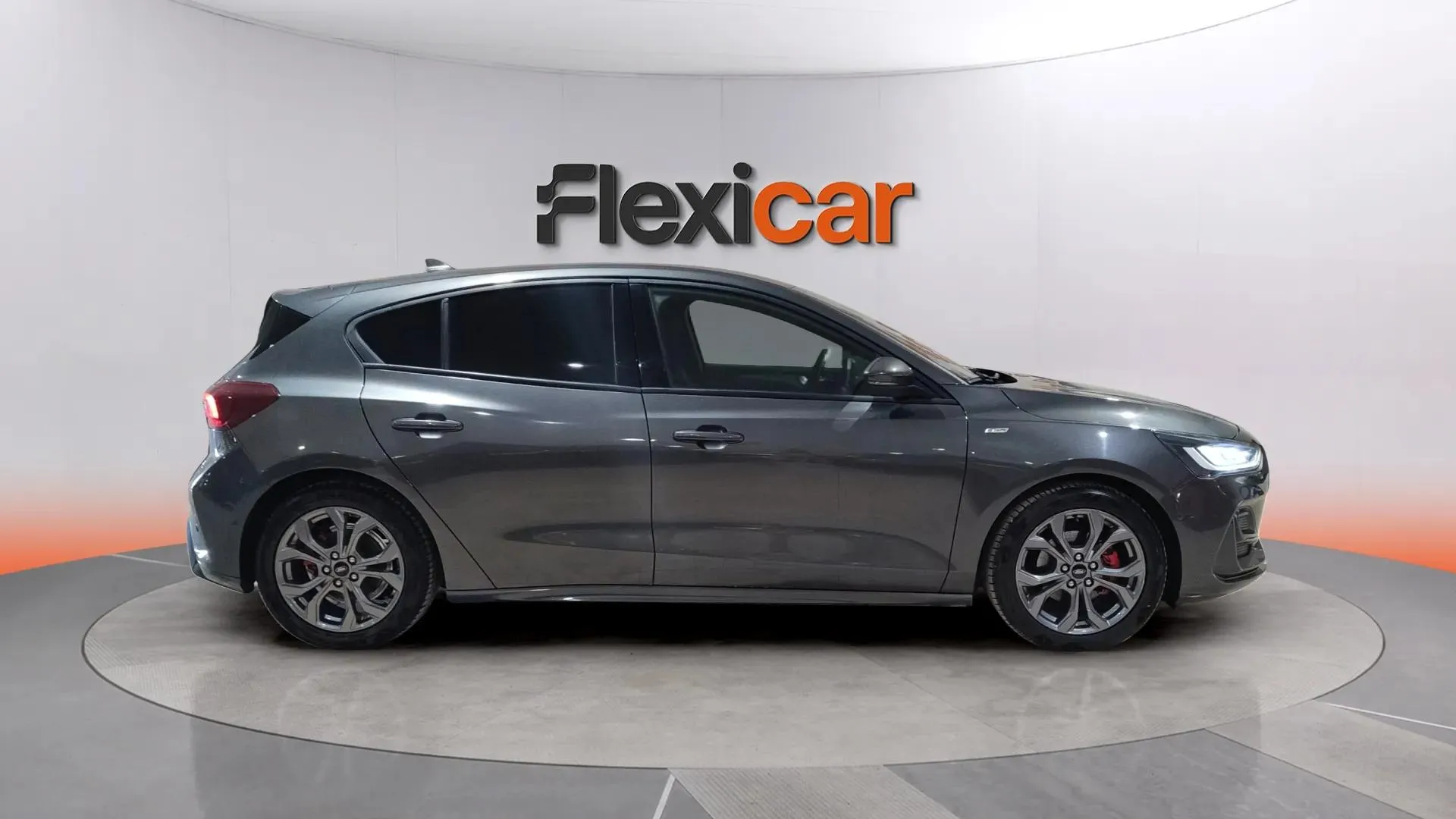 Ford Focus 1.0 EcoBoost MHEV ST-Line - foto 3