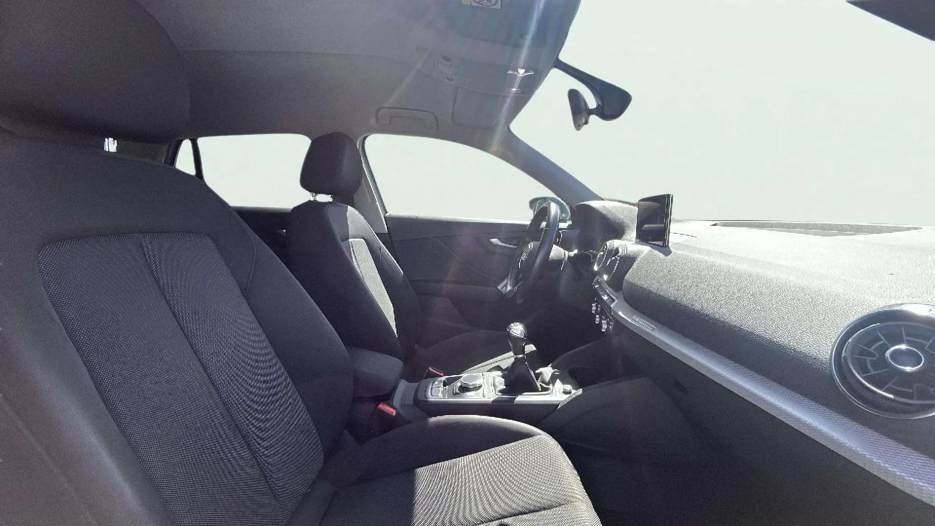 Audi Q2 30 TFSI - foto 10